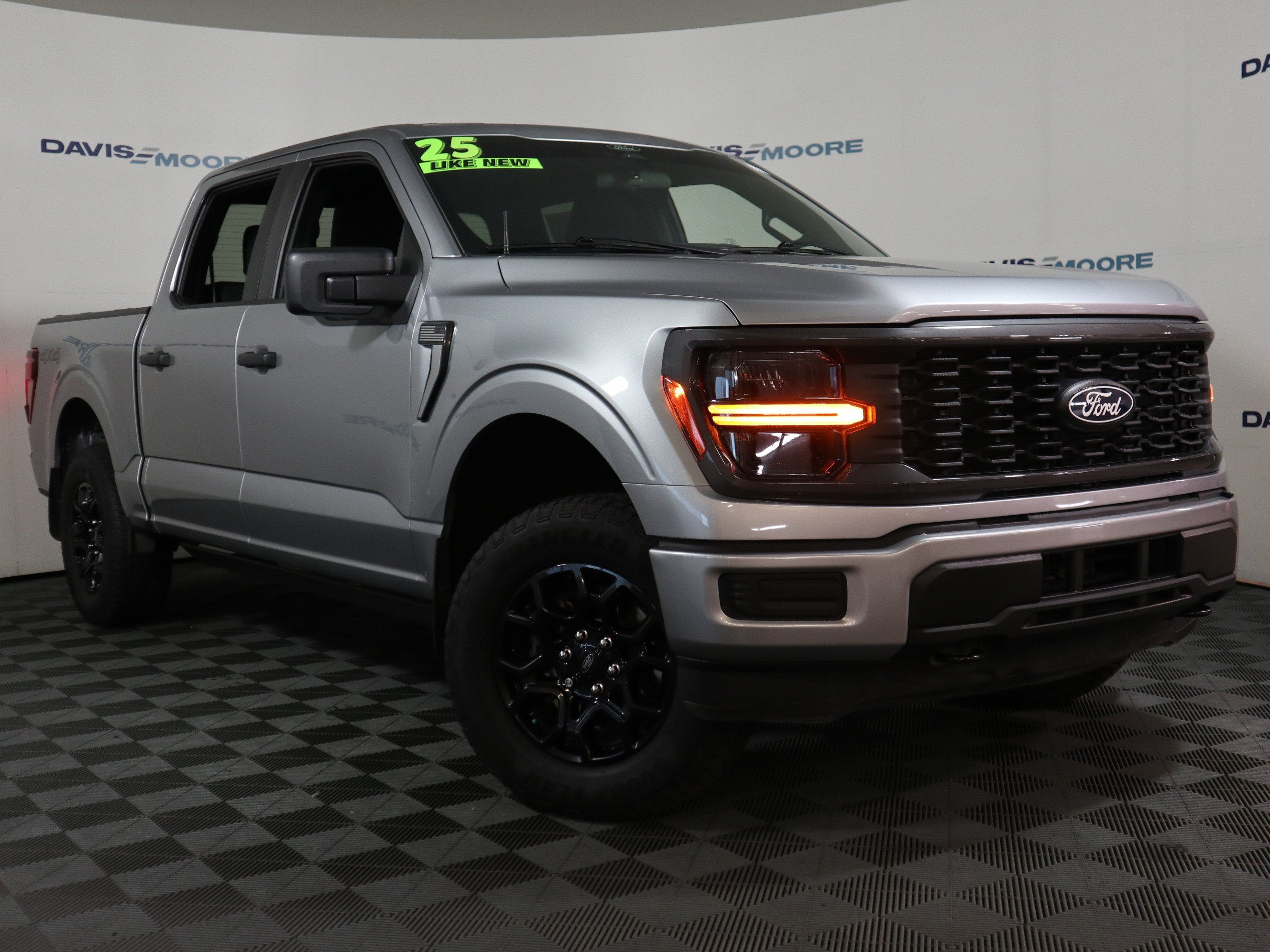 2025 Ford F-150 STX 4WD