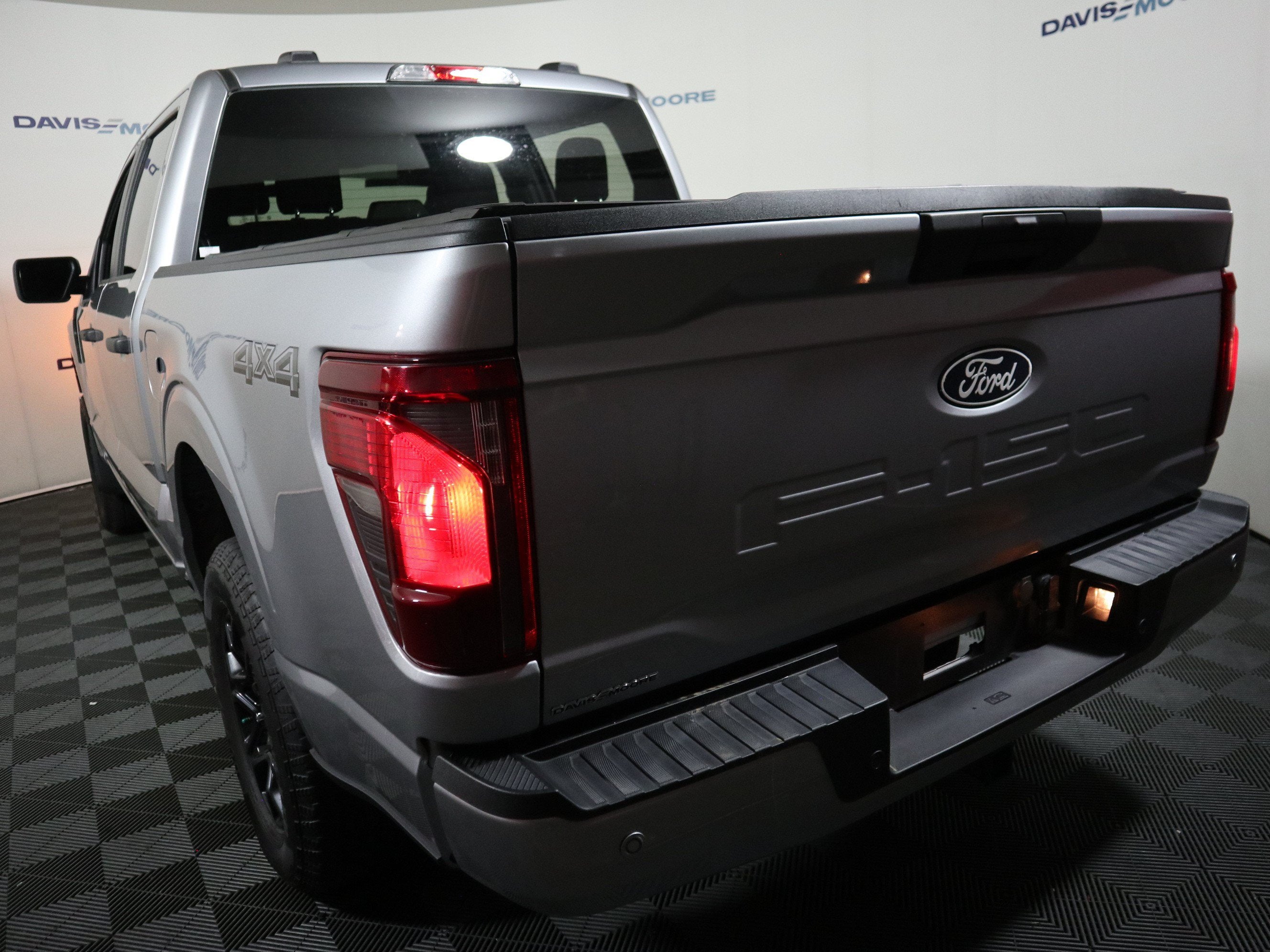 2025 Ford F-150 STX 4WD