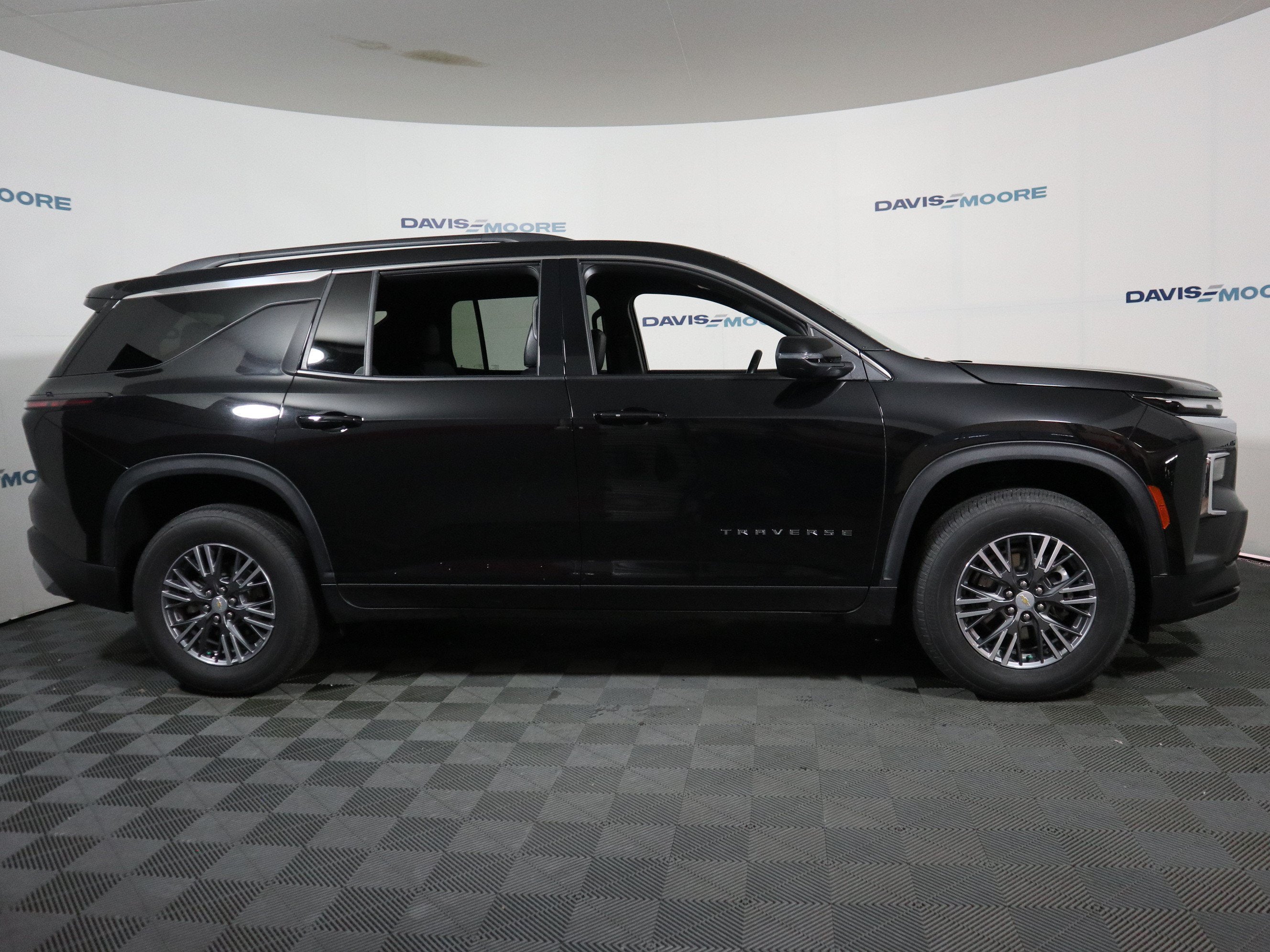 2026 Chevrolet Traverse AWD LT