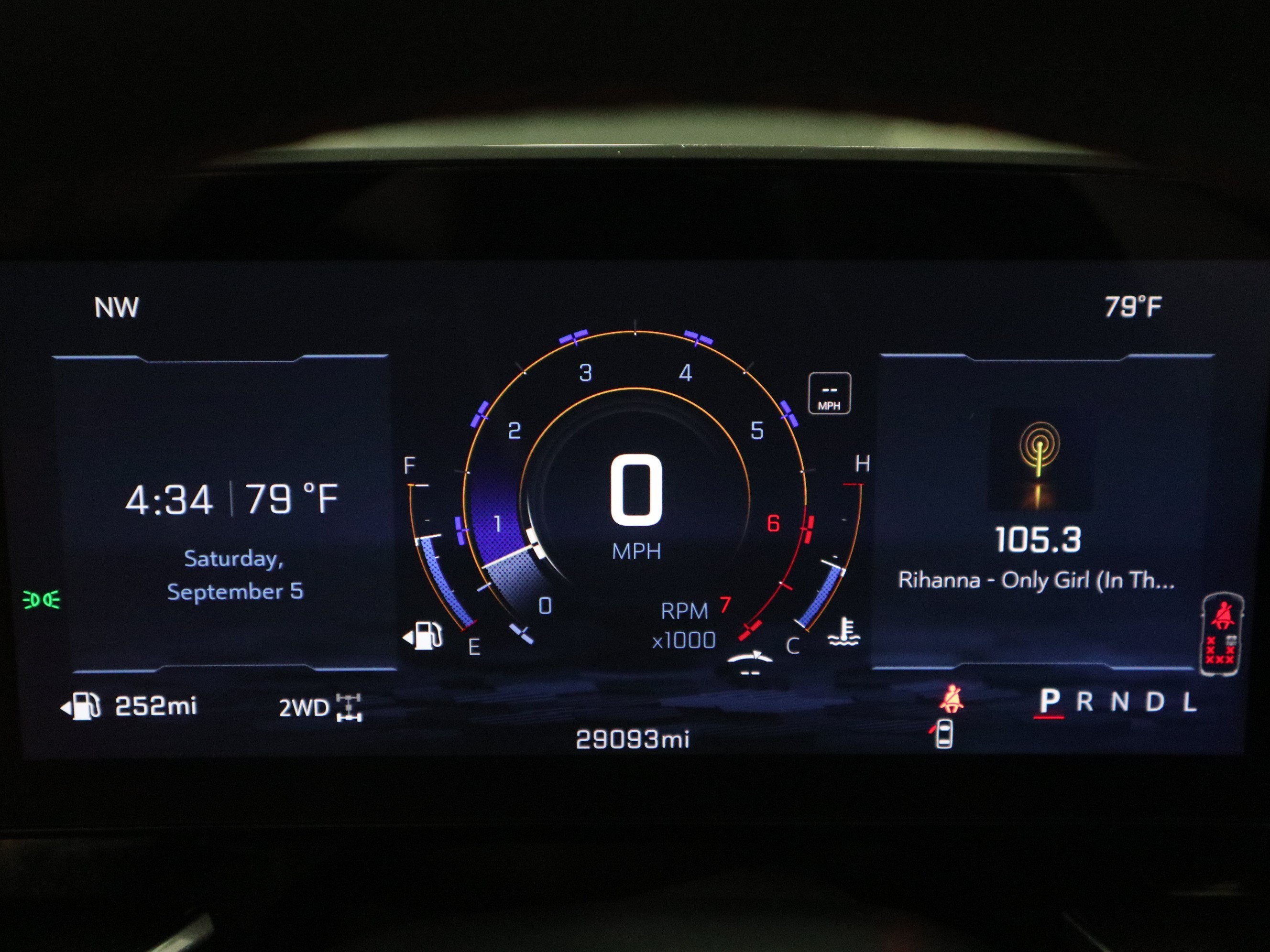 2025 Chevrolet Suburban RST 4WD