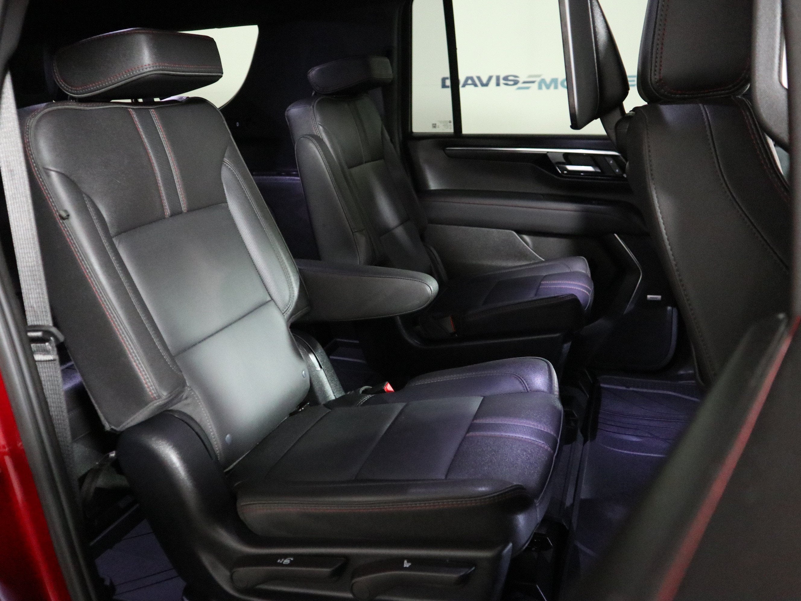 2025 Chevrolet Suburban RST 4WD