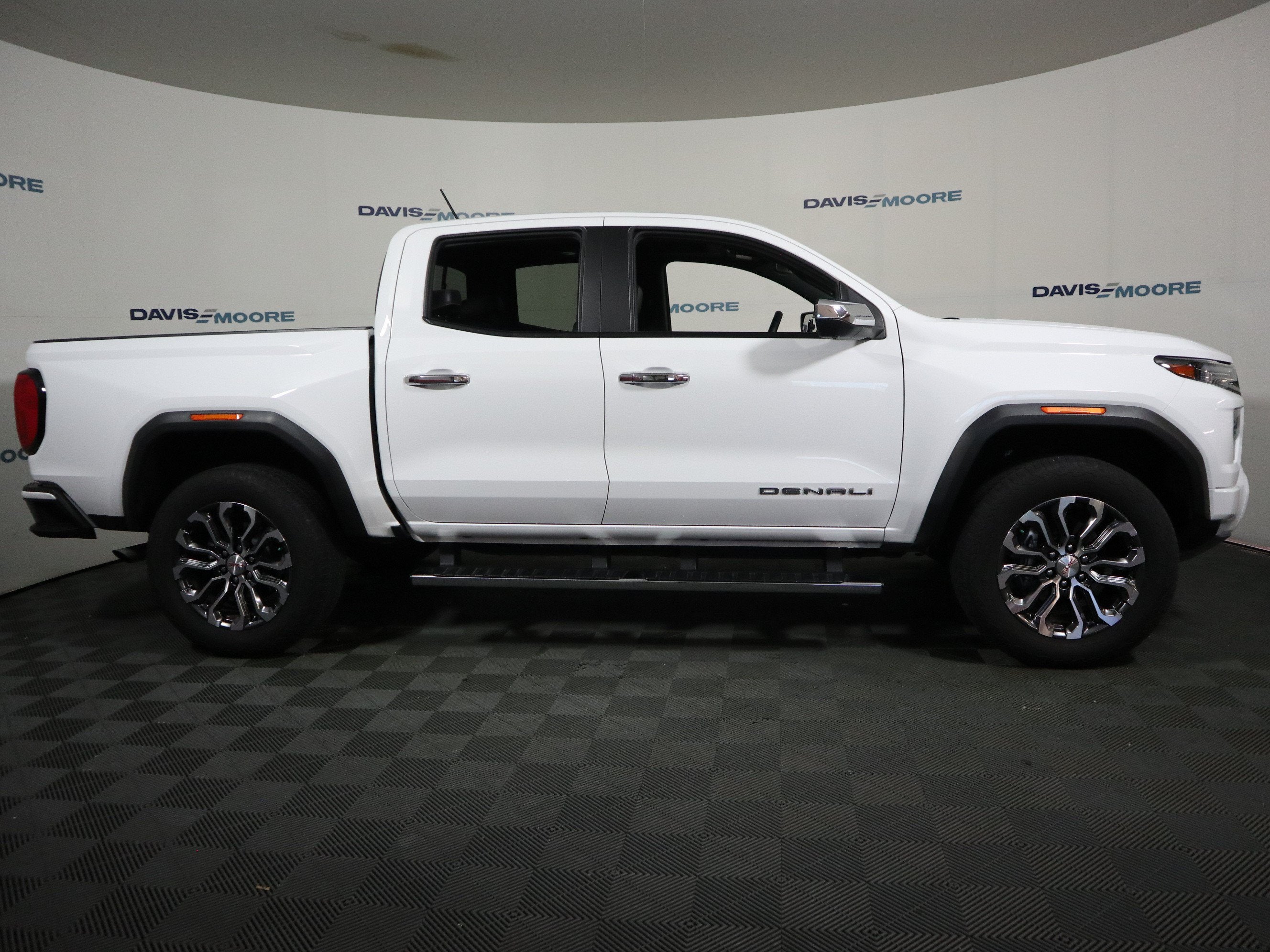 2024 GMC Canyon 4WD Denali