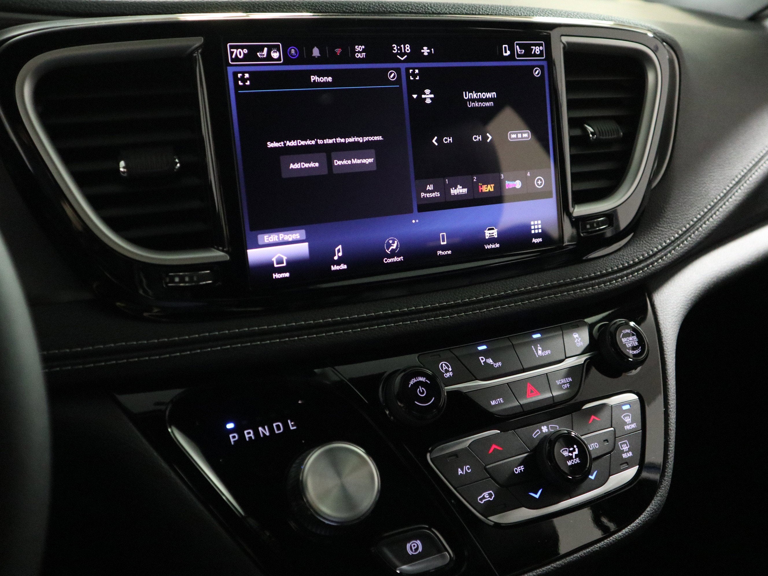 2026 Chrysler Pacifica Select