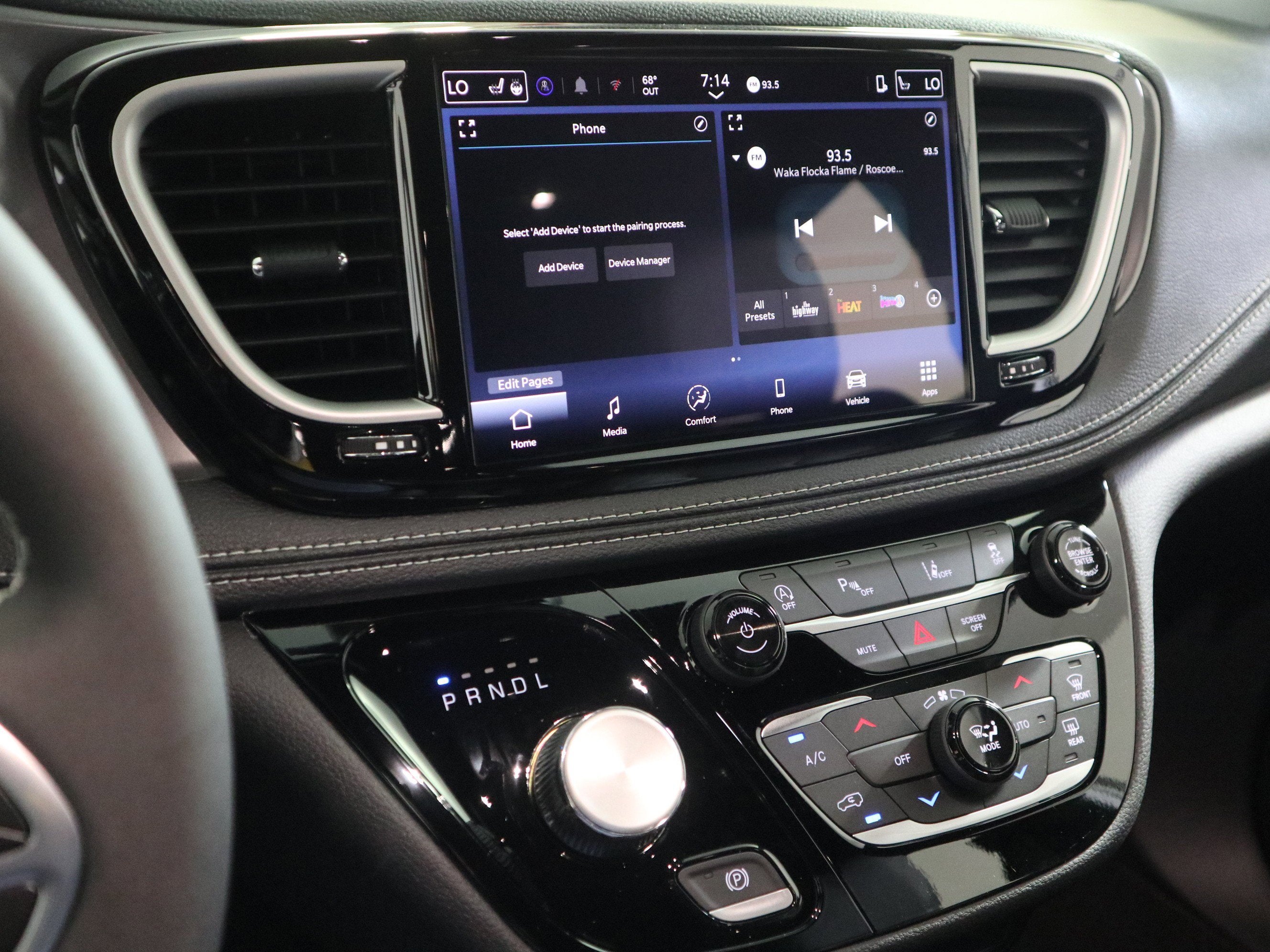 2026 Chrysler Pacifica Select