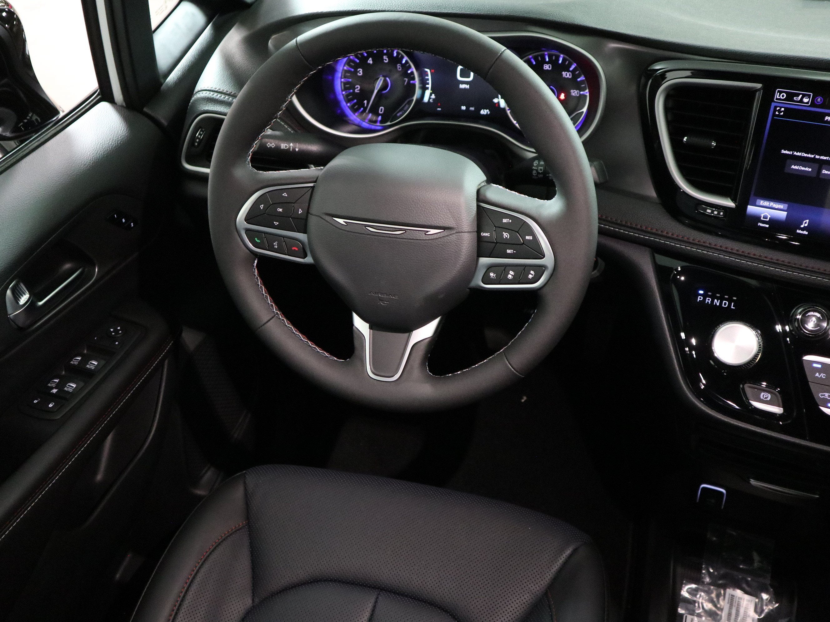 2027 Chrysler Pacifica Select