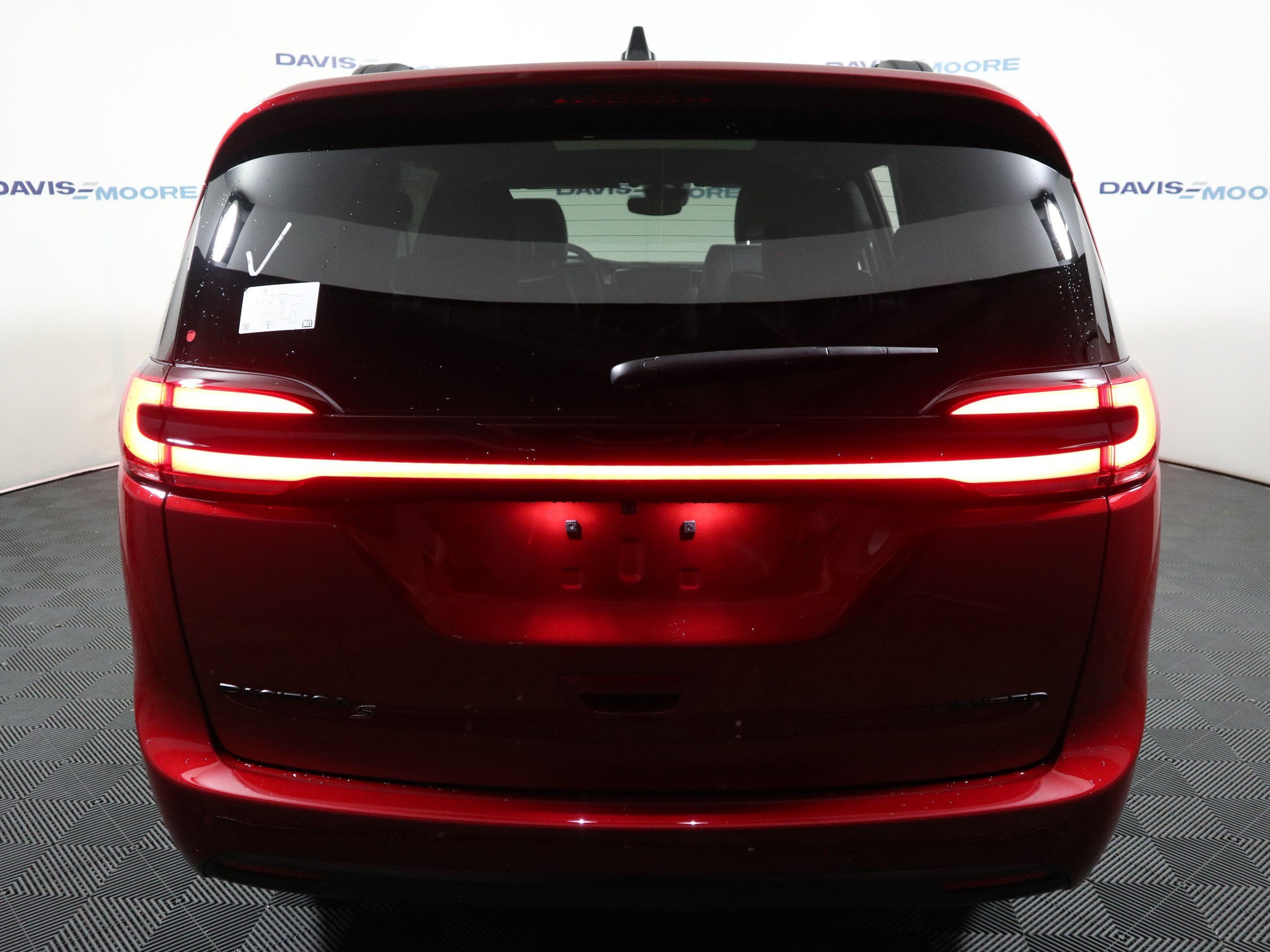 2027 Chrysler Pacifica Limited