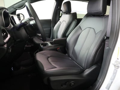 2026 Chrysler Pacifica Select AWD