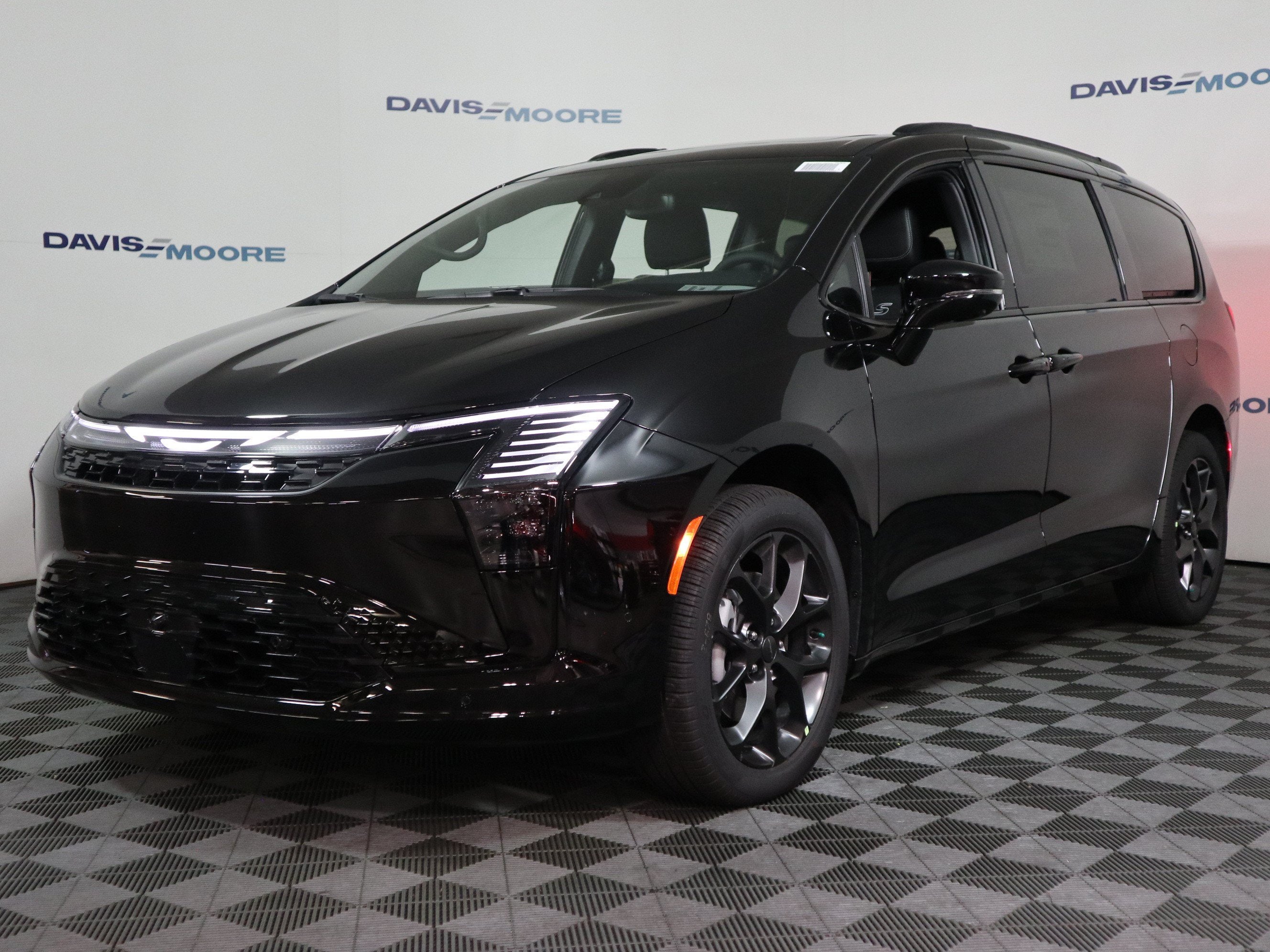2027 Chrysler Pacifica Limited AWD