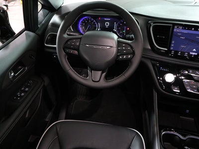 2027 Chrysler Pacifica Limited AWD