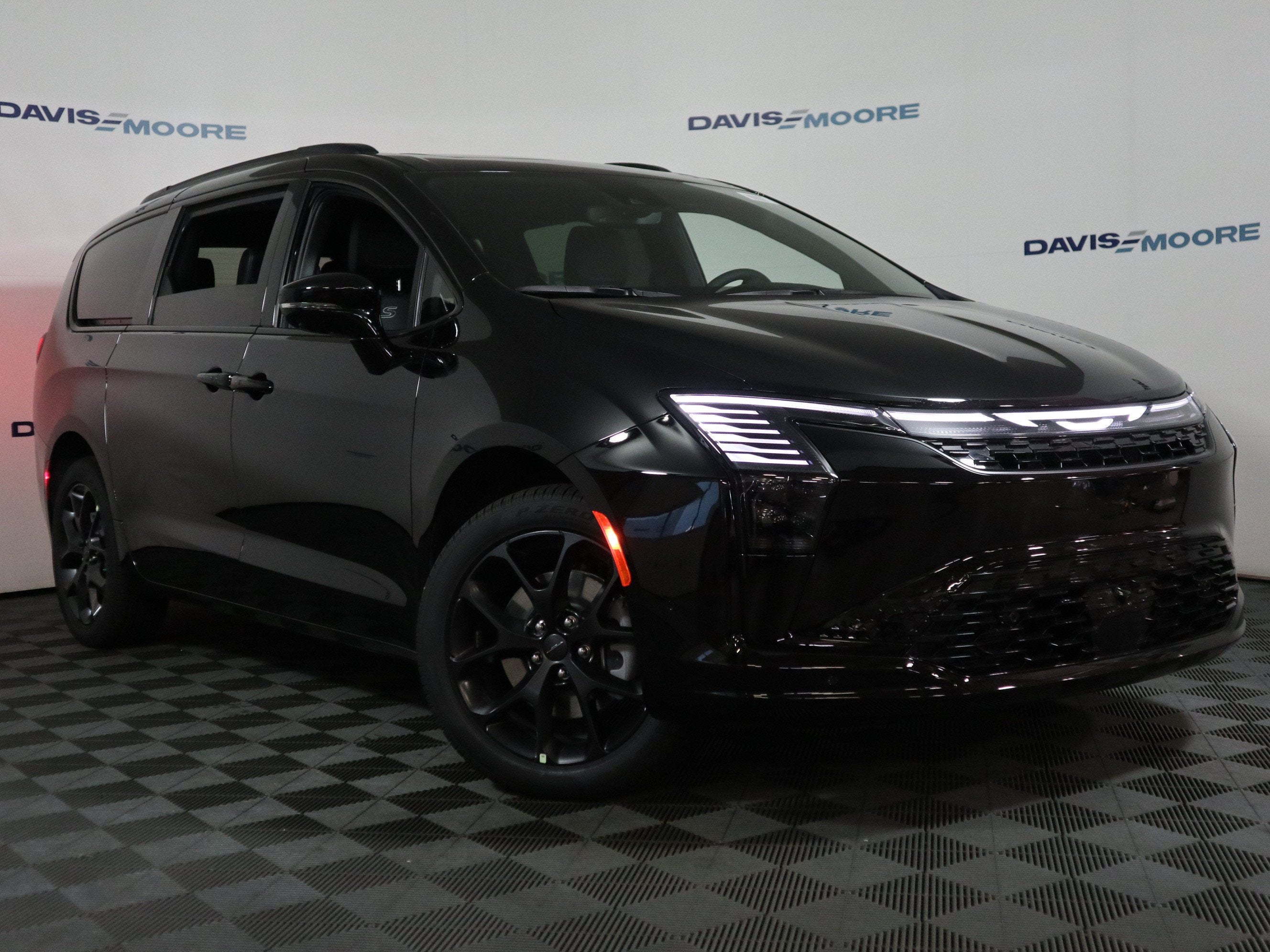 2027 Chrysler Pacifica Limited AWD