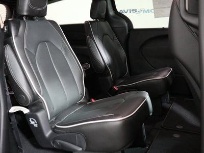 2027 Chrysler Pacifica Limited AWD