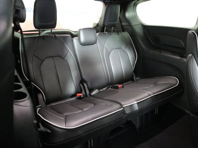 2027 Chrysler Pacifica Limited AWD