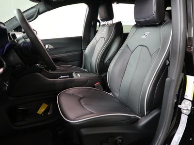 2027 Chrysler Pacifica Limited AWD