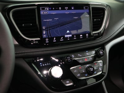 2027 Chrysler Pacifica Limited AWD