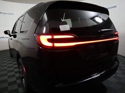 2027 Chrysler Pacifica Limited AWD