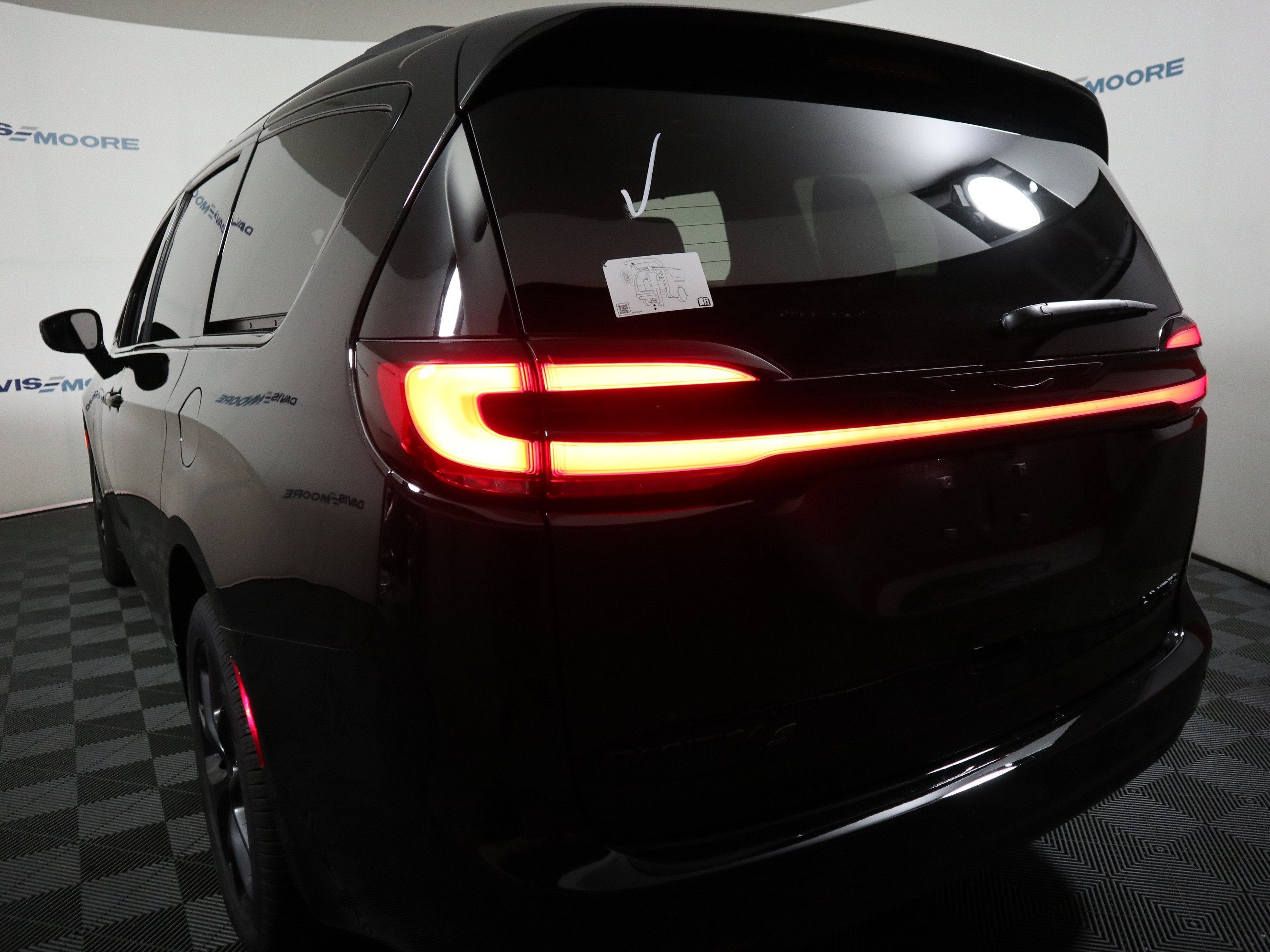 2027 Chrysler Pacifica Limited AWD