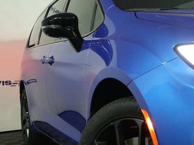 2026 Chrysler Pacifica Limited AWD