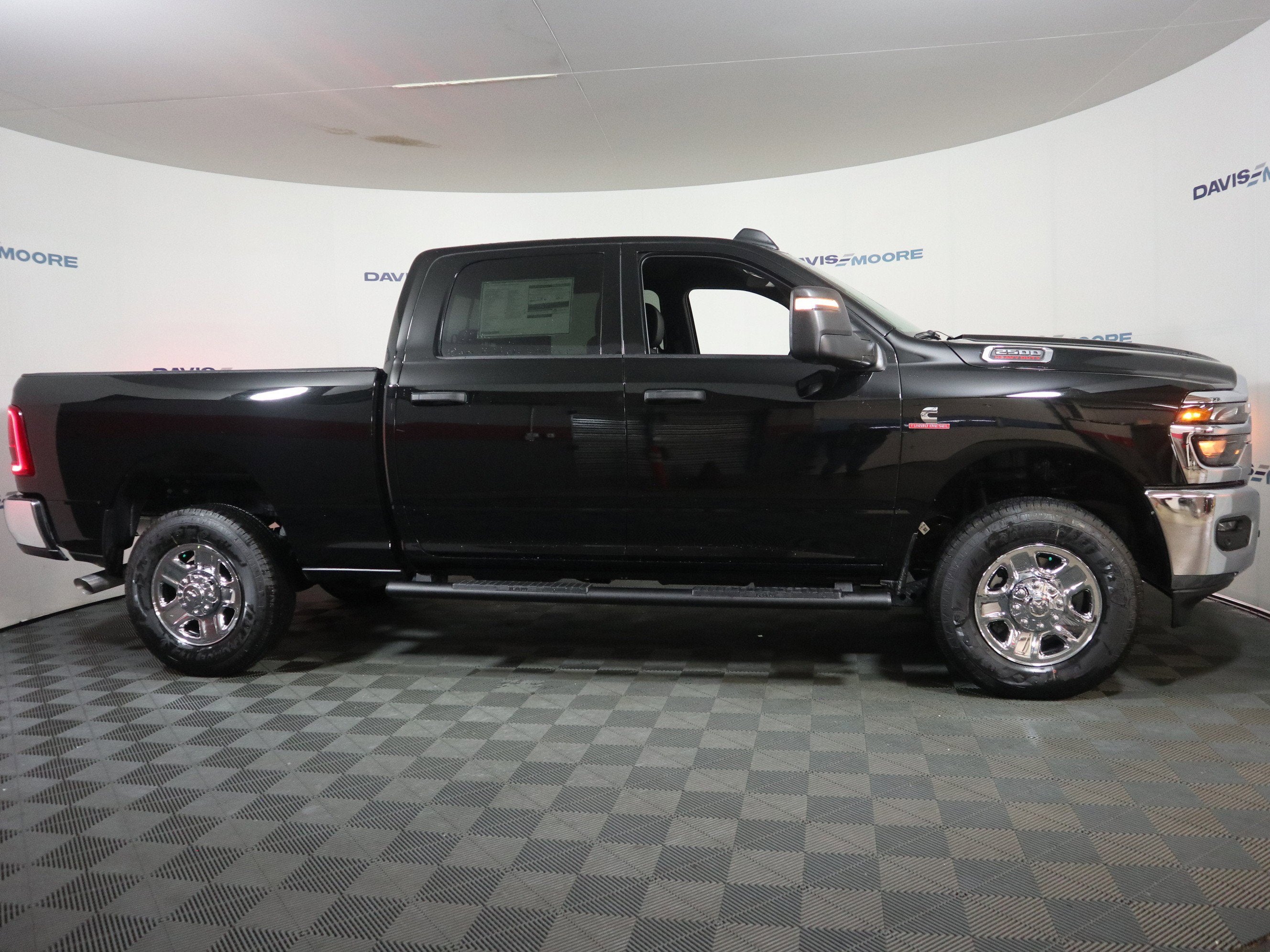2026 RAM 2500 Tradesman Crew Cab 4x4