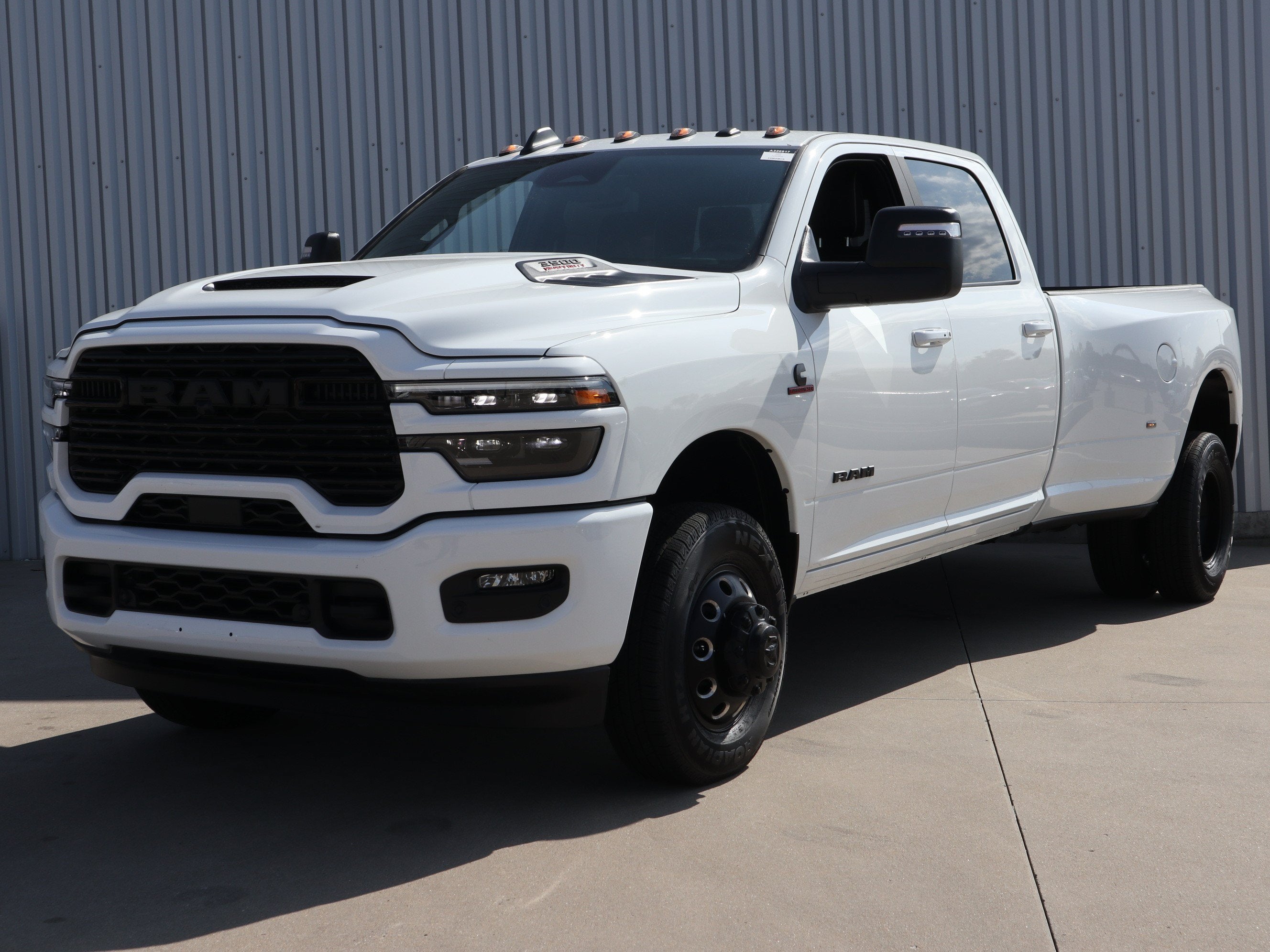 2026 RAM 3500 Laramie 4x4 Crew Cab