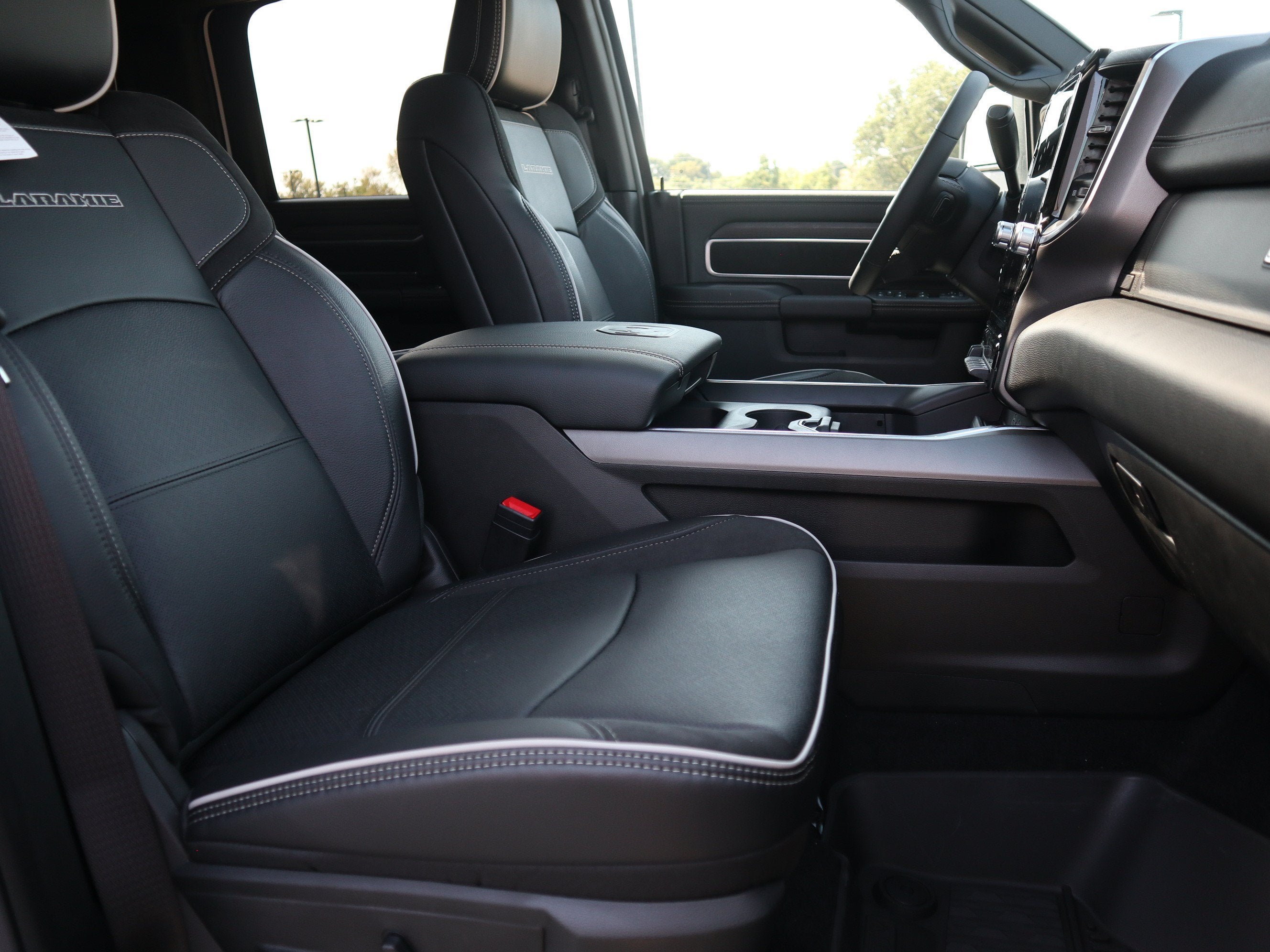 2026 RAM 3500 Laramie 4x4 Crew Cab