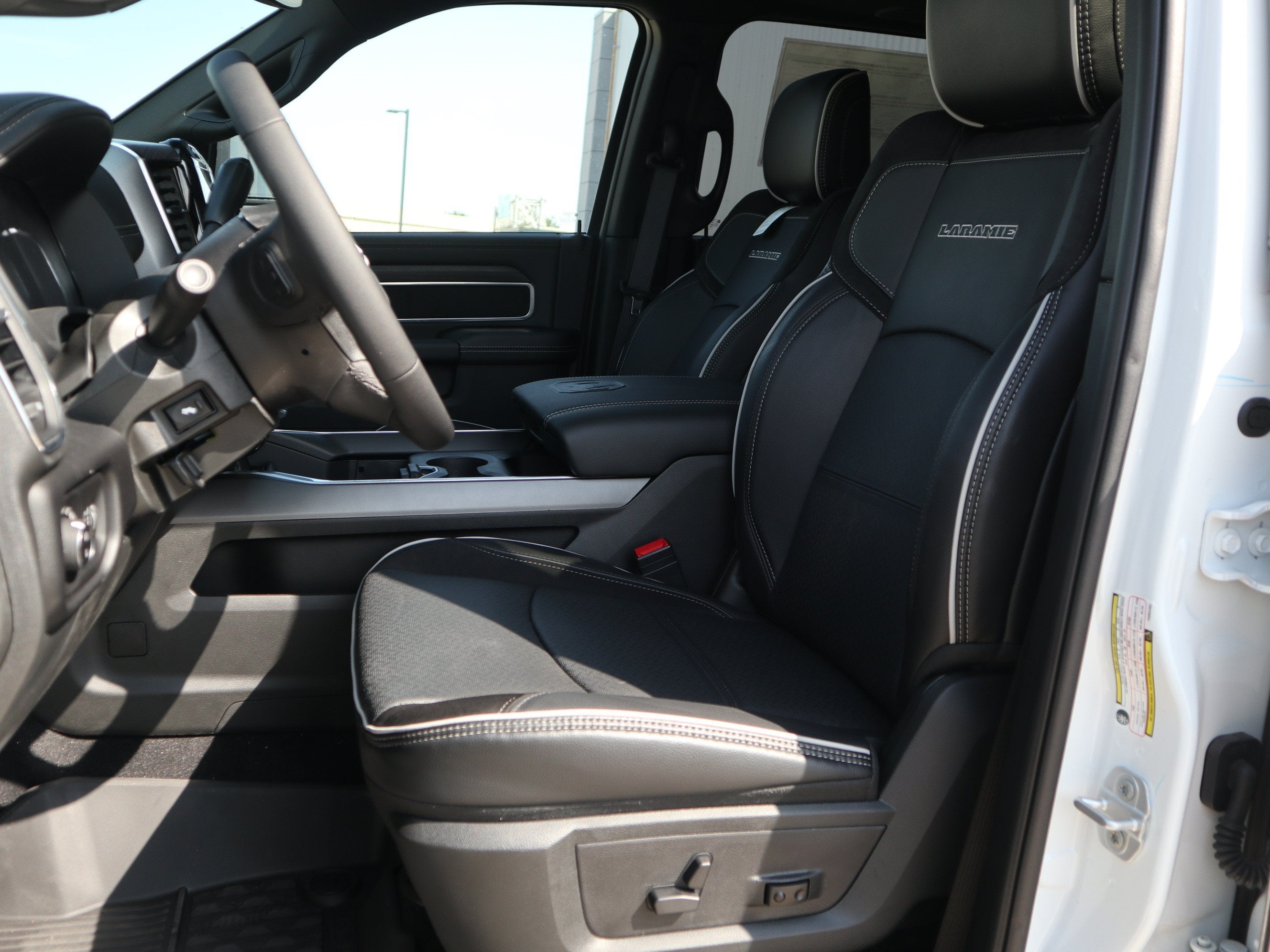 2026 RAM 3500 Laramie 4x4 Crew Cab
