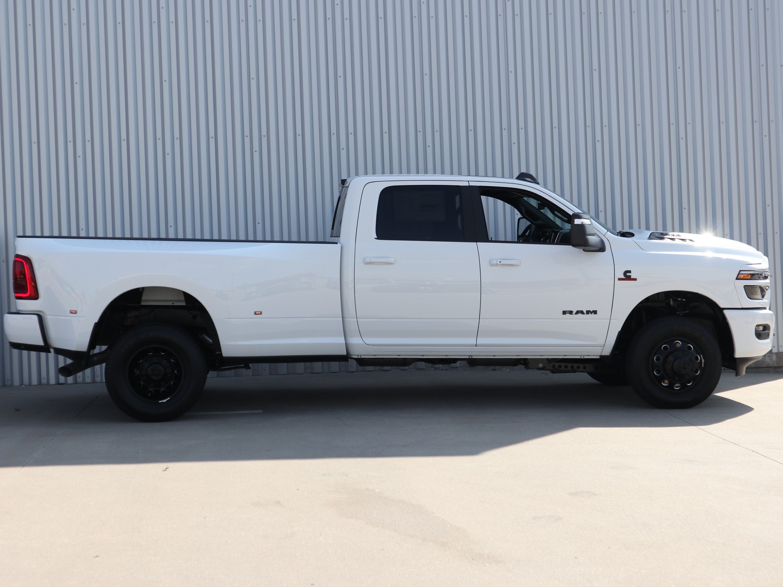 2026 RAM 3500 Laramie 4x4 Crew Cab