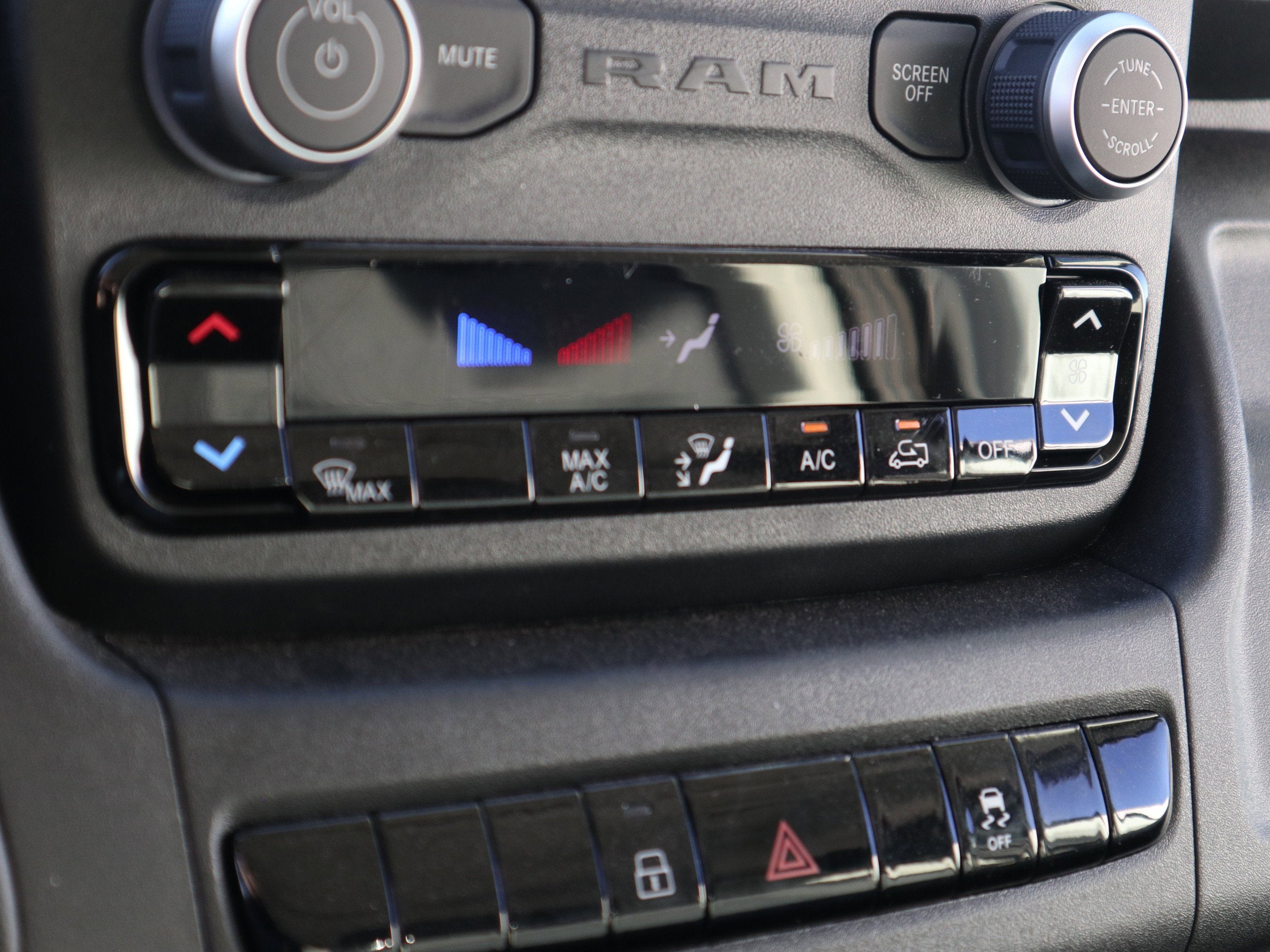 2026 RAM ProMaster Cargo Van Tradesman