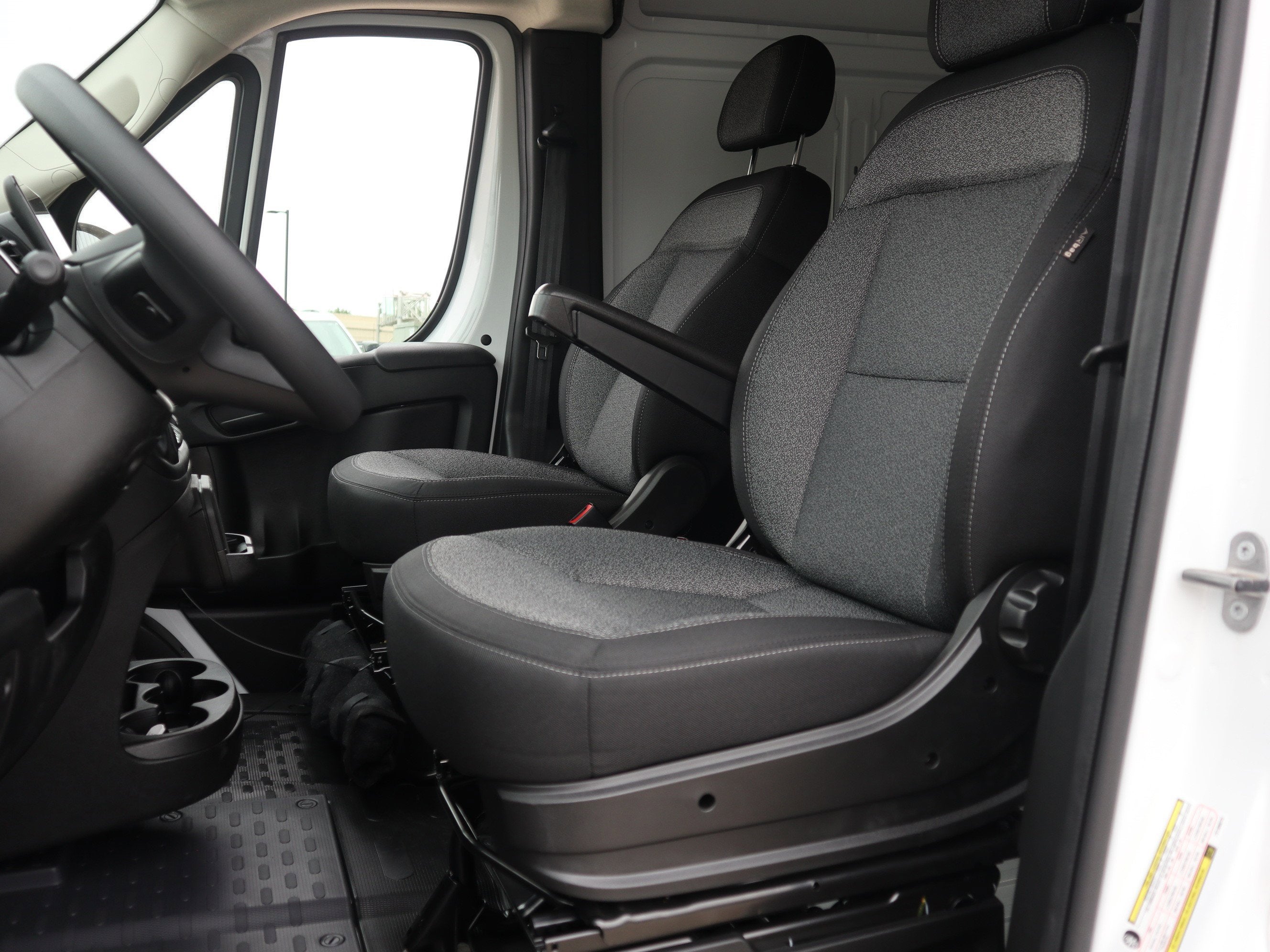 2026 RAM ProMaster Cargo Van SLT
