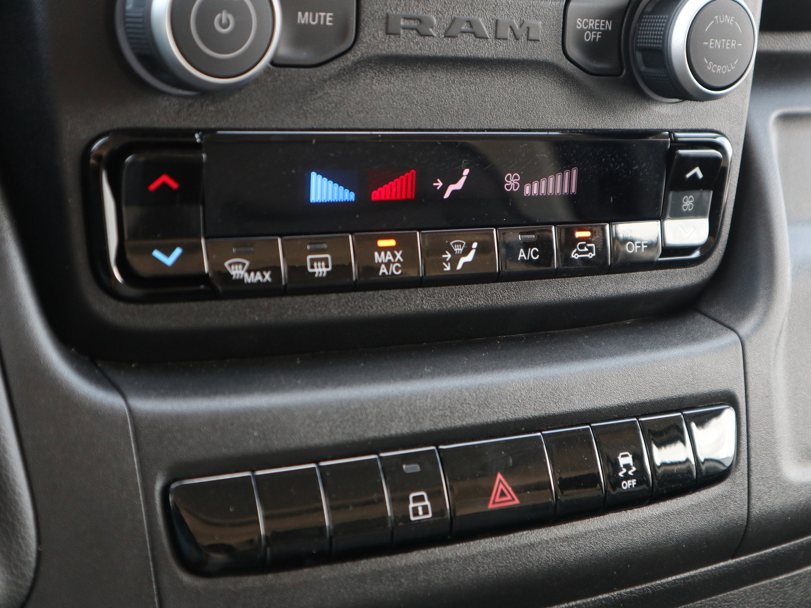 2026 RAM ProMaster Cargo Van Tradesman