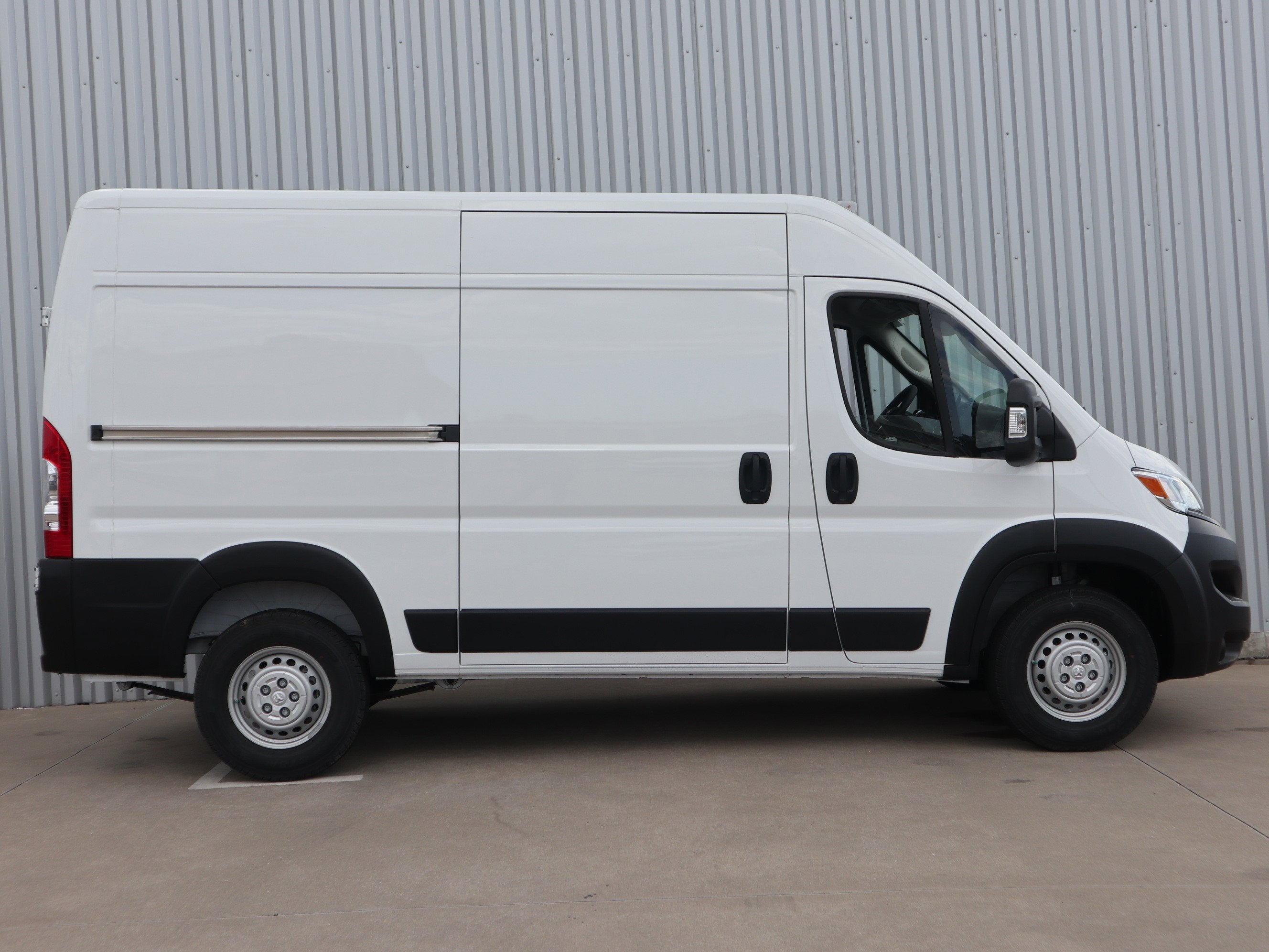 2026 RAM ProMaster Cargo Van Tradesman
