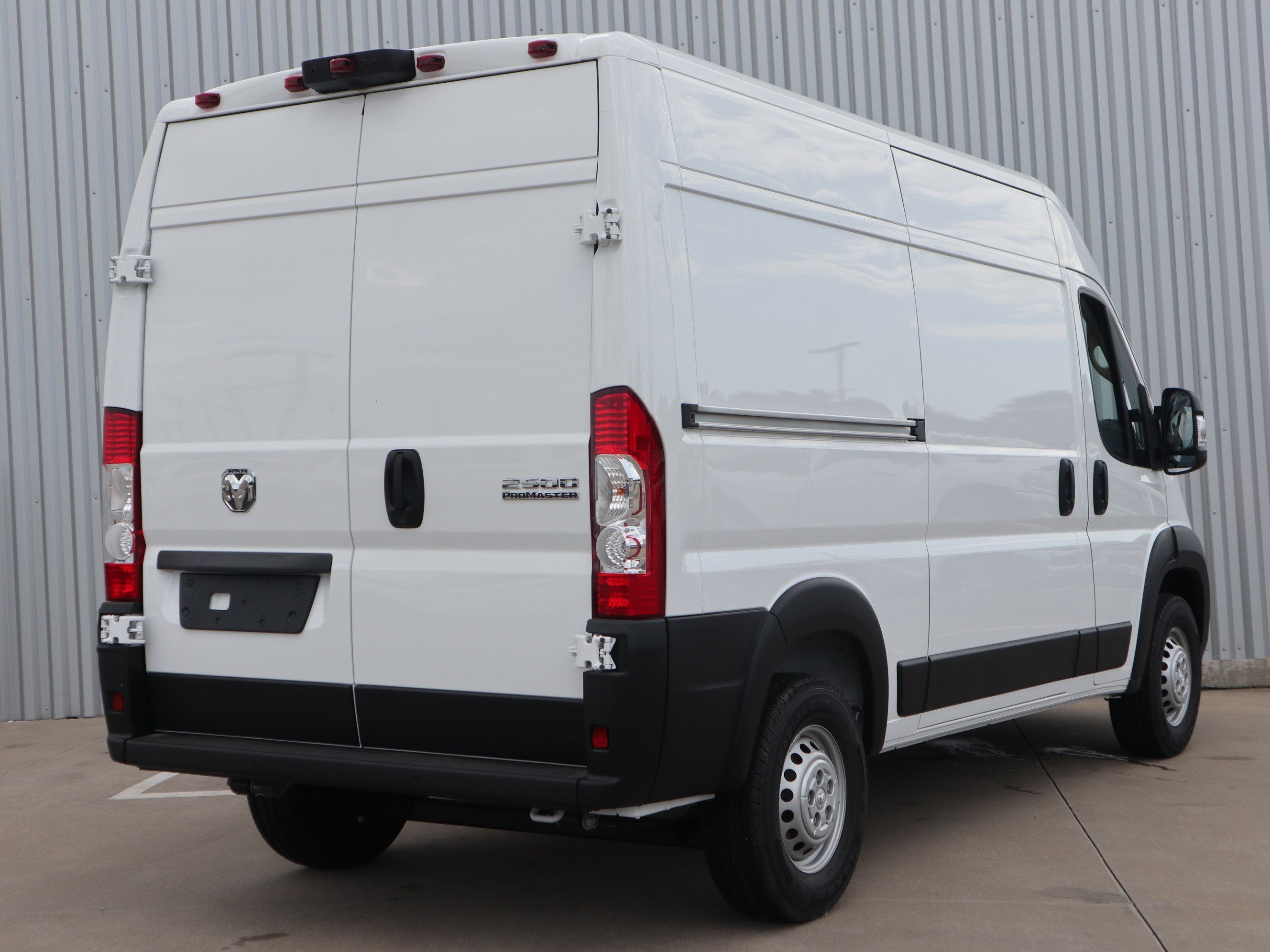 2026 RAM ProMaster Cargo Van Tradesman
