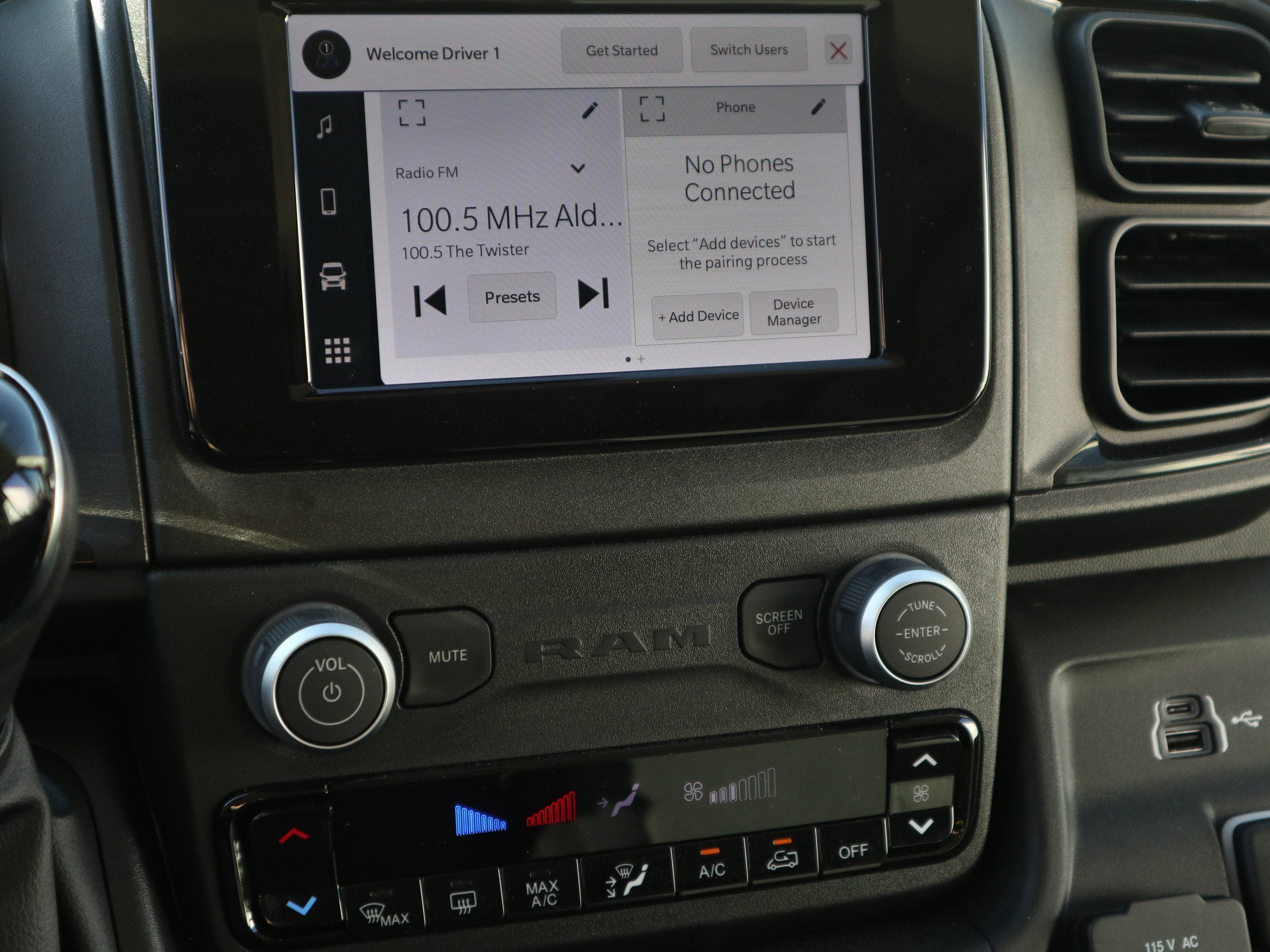 2026 RAM ProMaster Cargo Van Tradesman