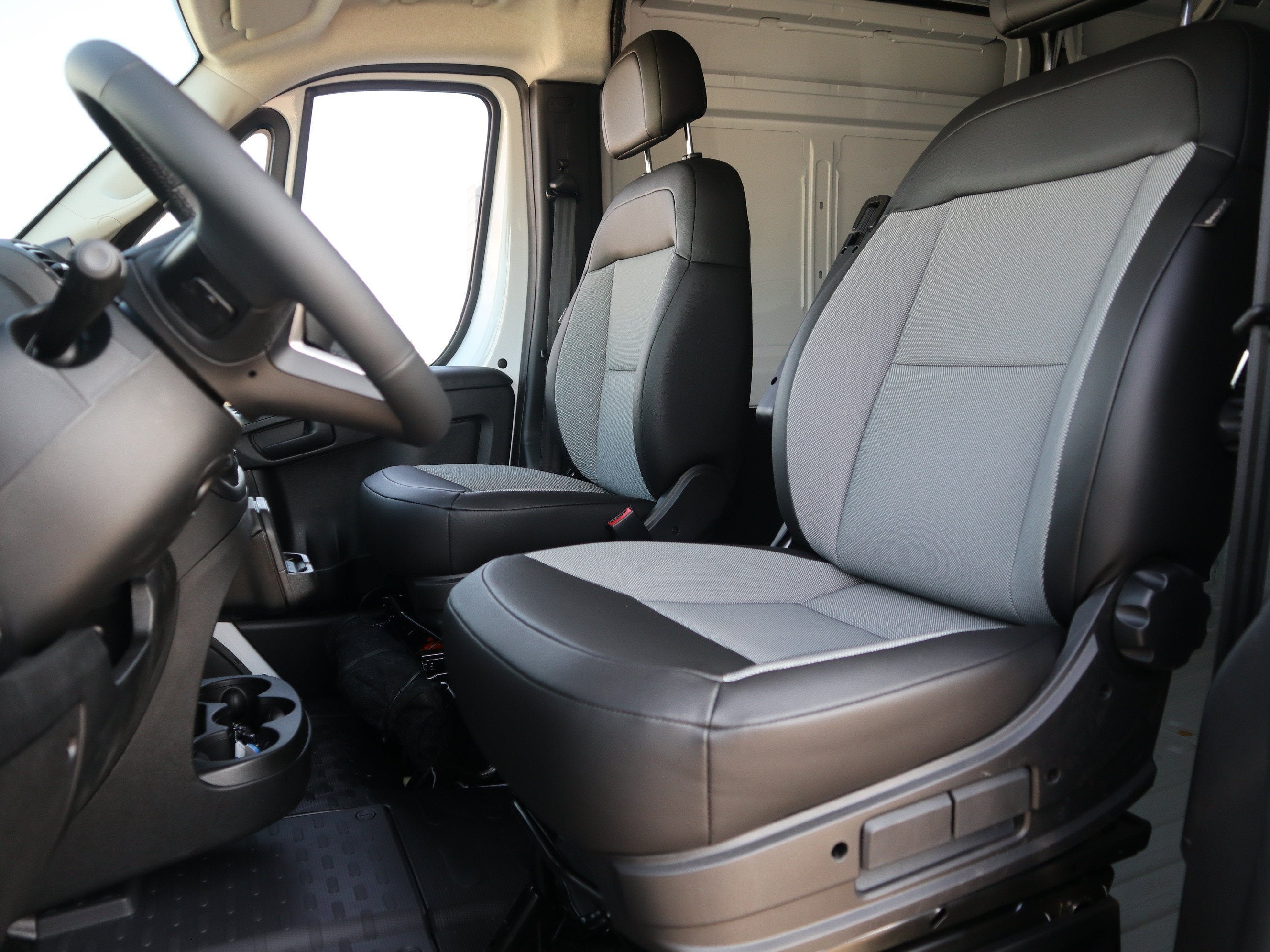 2026 RAM ProMaster Cargo Van Tradesman