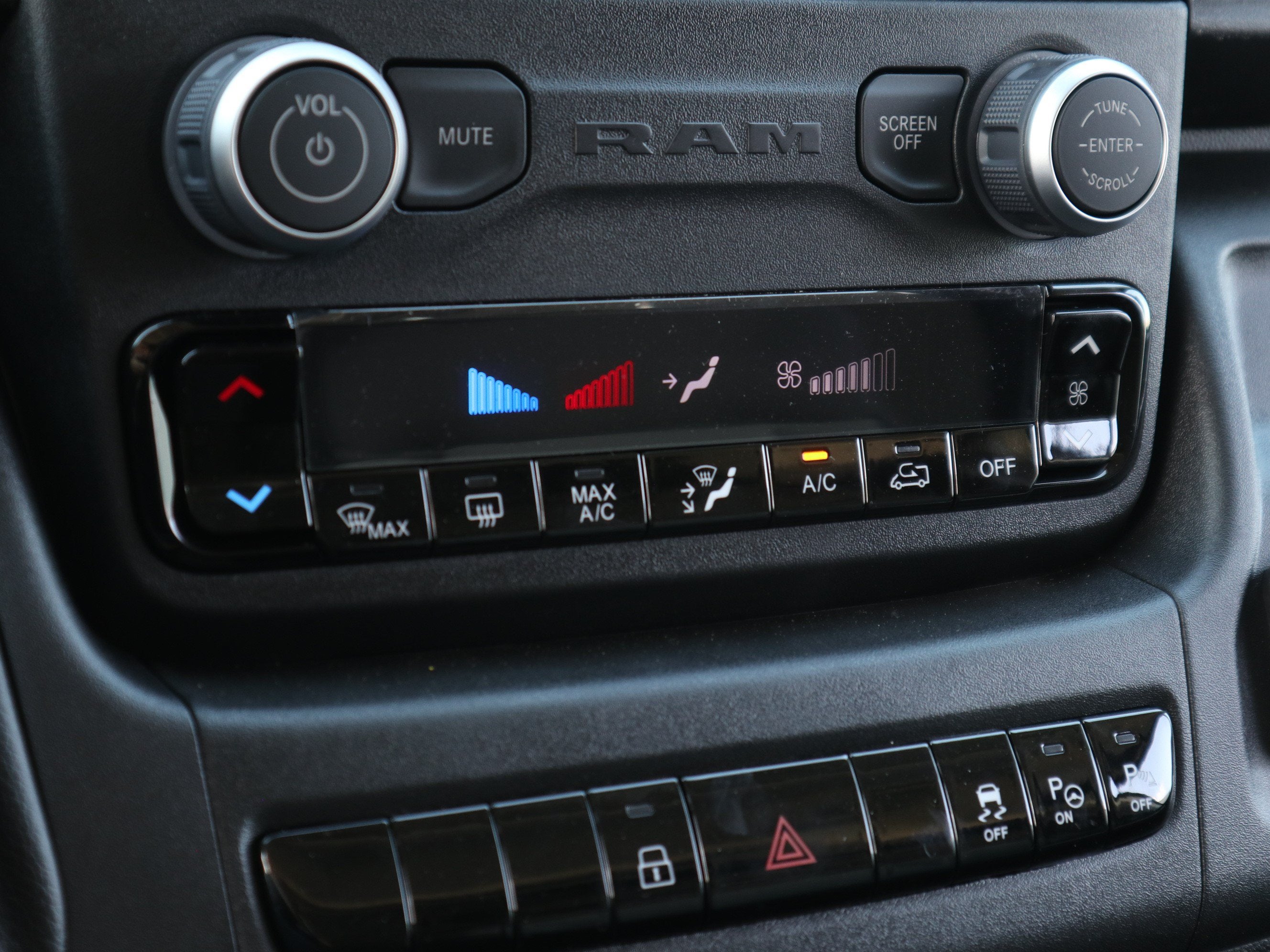2026 RAM ProMaster Cargo Van Tradesman