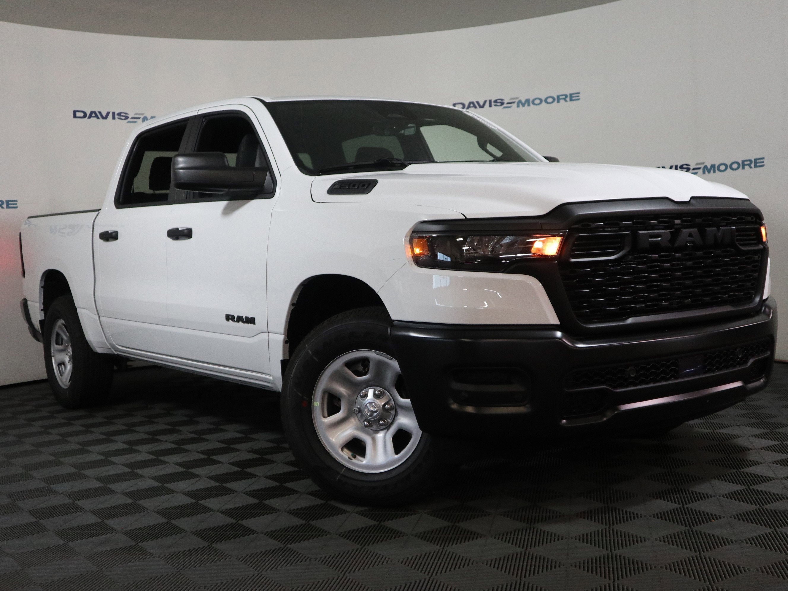 2026 RAM 1500 Tradesman Crew Cab 4x4