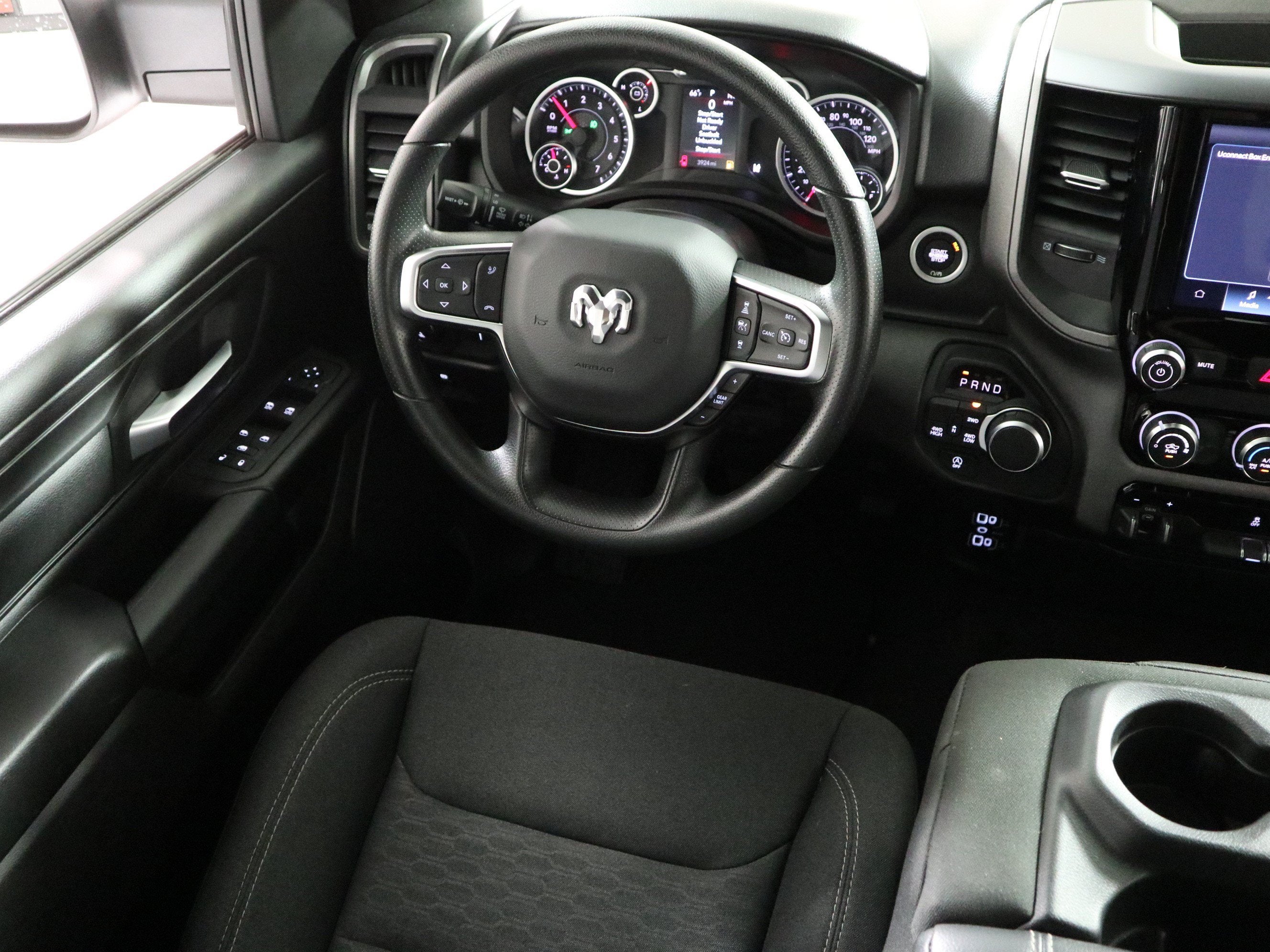 2026 RAM 1500 Express Crew Cab 4x4