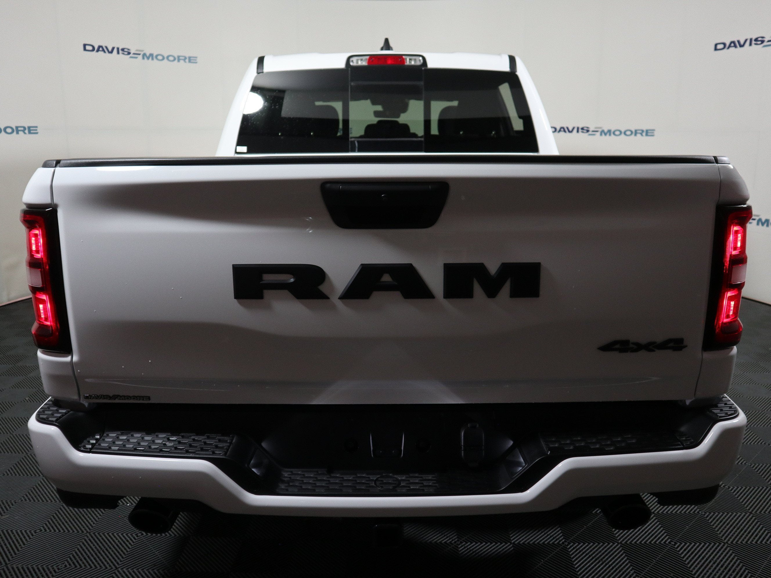 2026 RAM 1500 Express Crew Cab 4x4