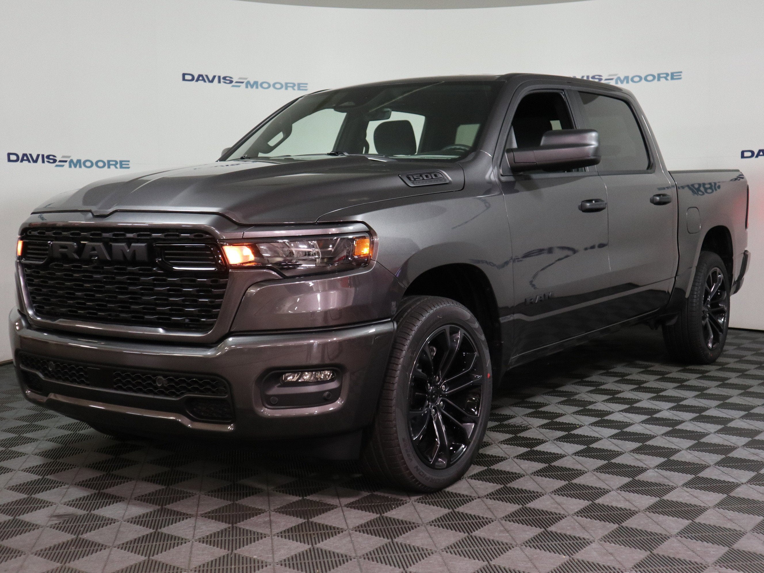 2026 RAM 1500 Express Crew Cab 4x4