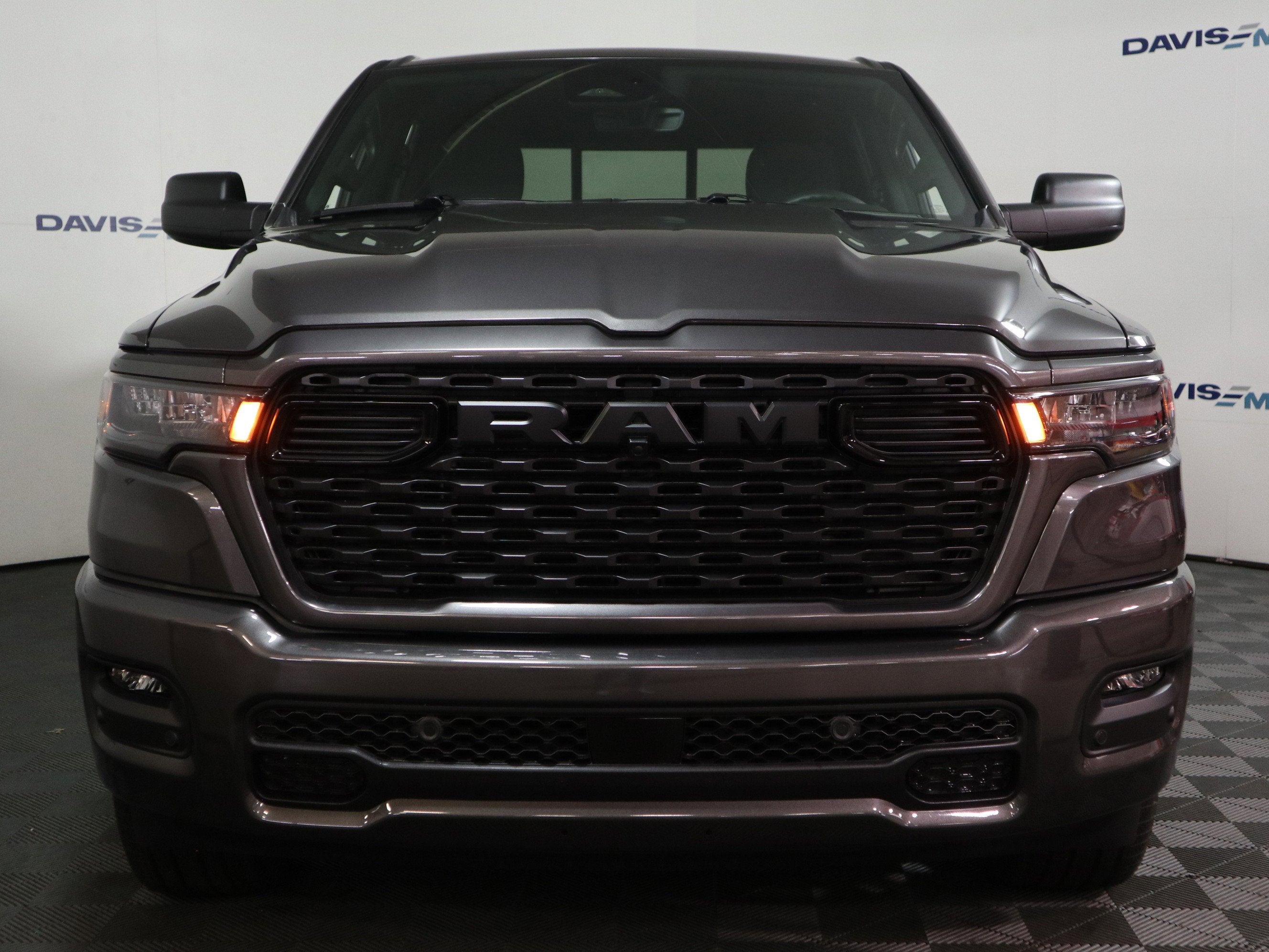 2026 RAM 1500 Express Crew Cab 4x4