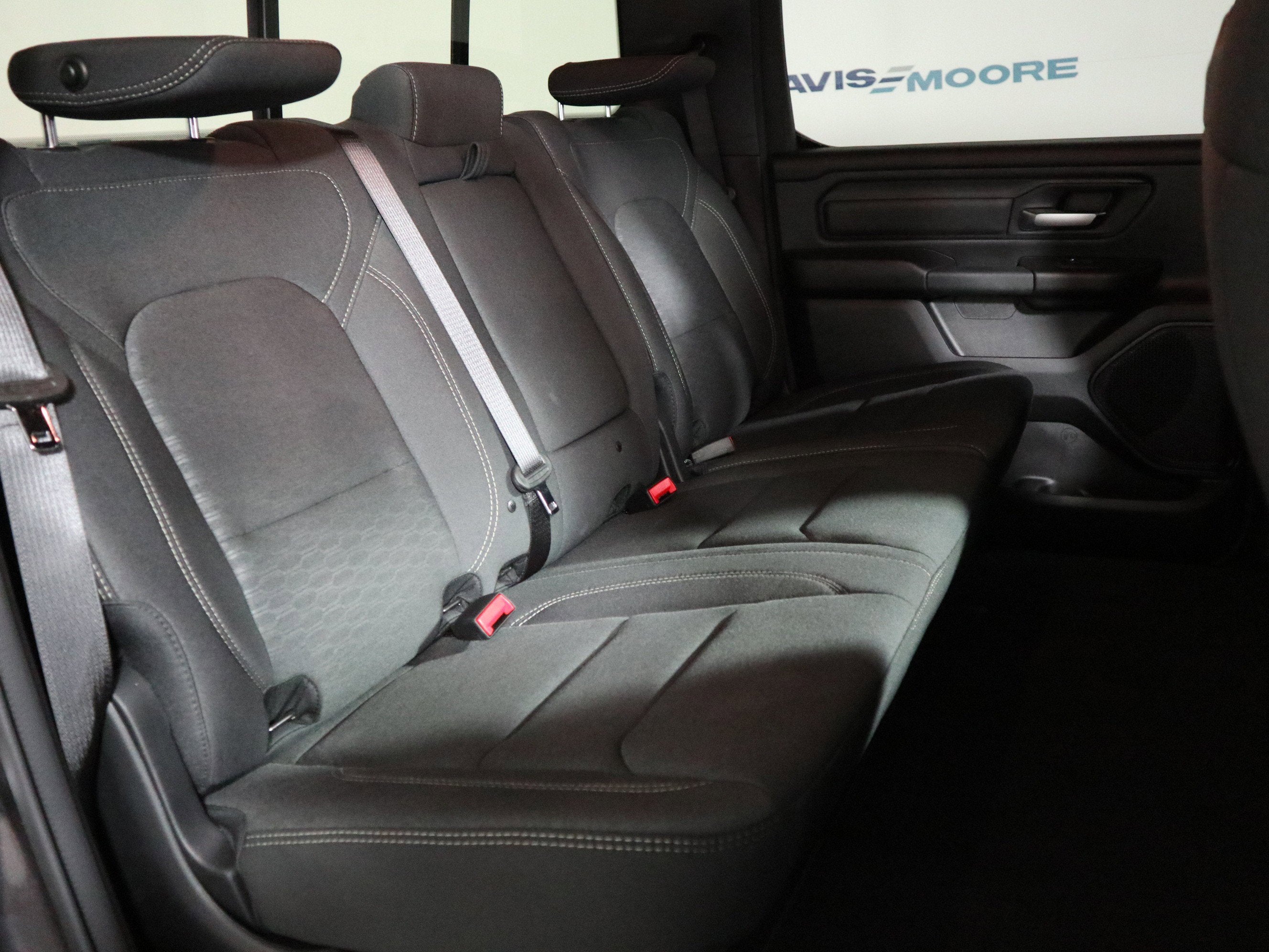 2026 RAM 1500 Express Crew Cab 4x4