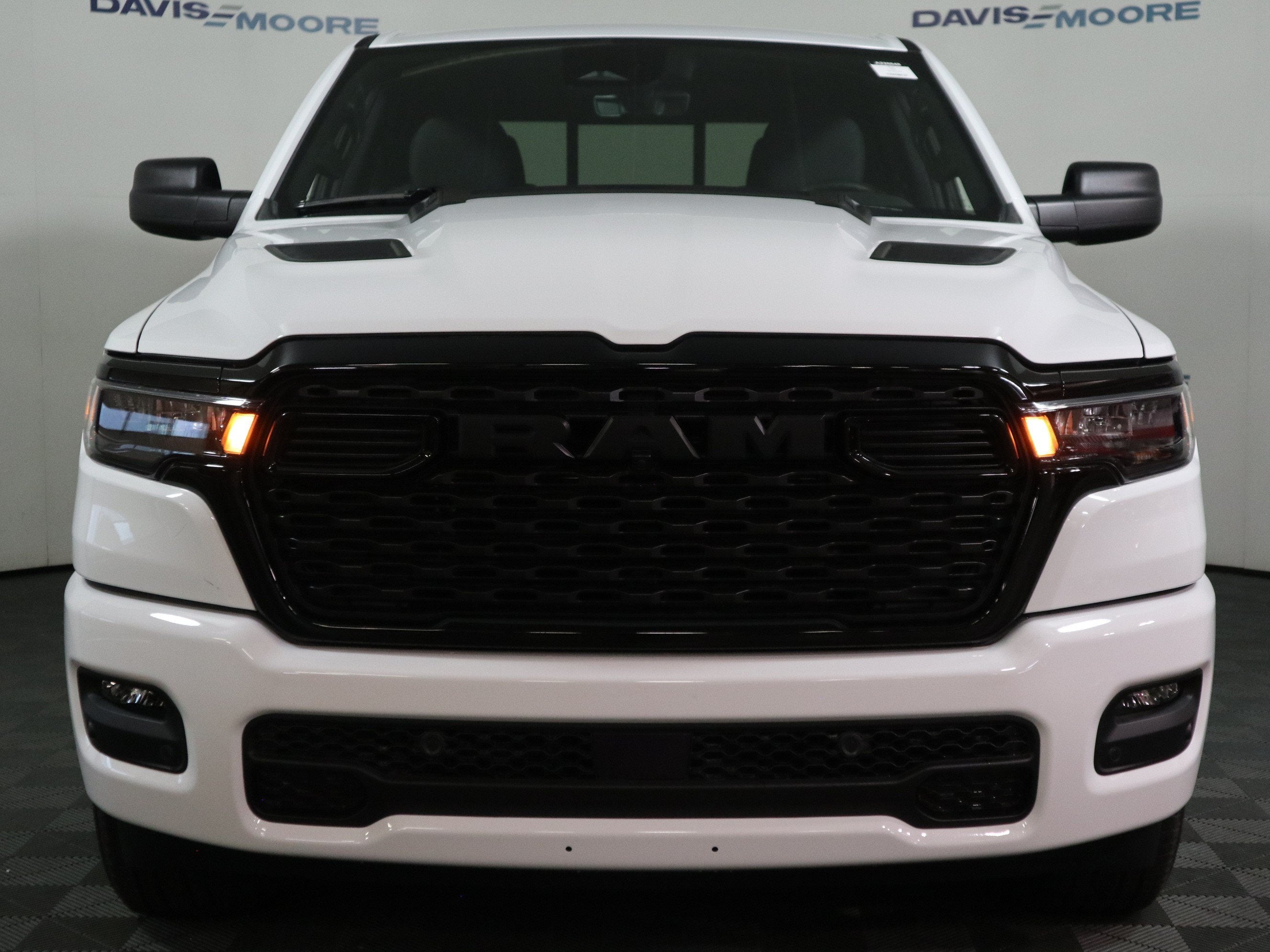 2026 RAM 1500 Express Crew Cab 4x4