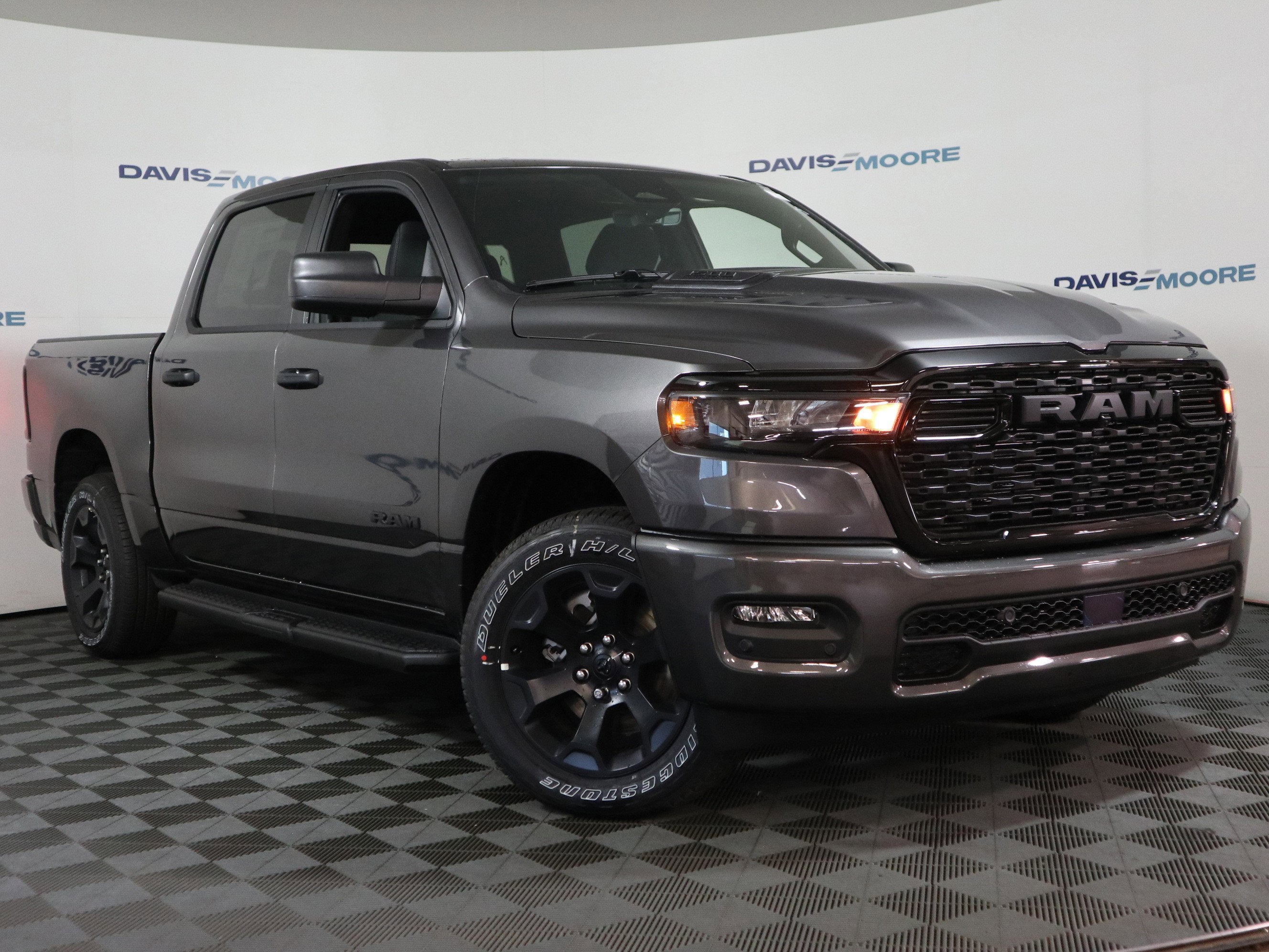 2026 RAM 1500 Express Crew Cab 4x4