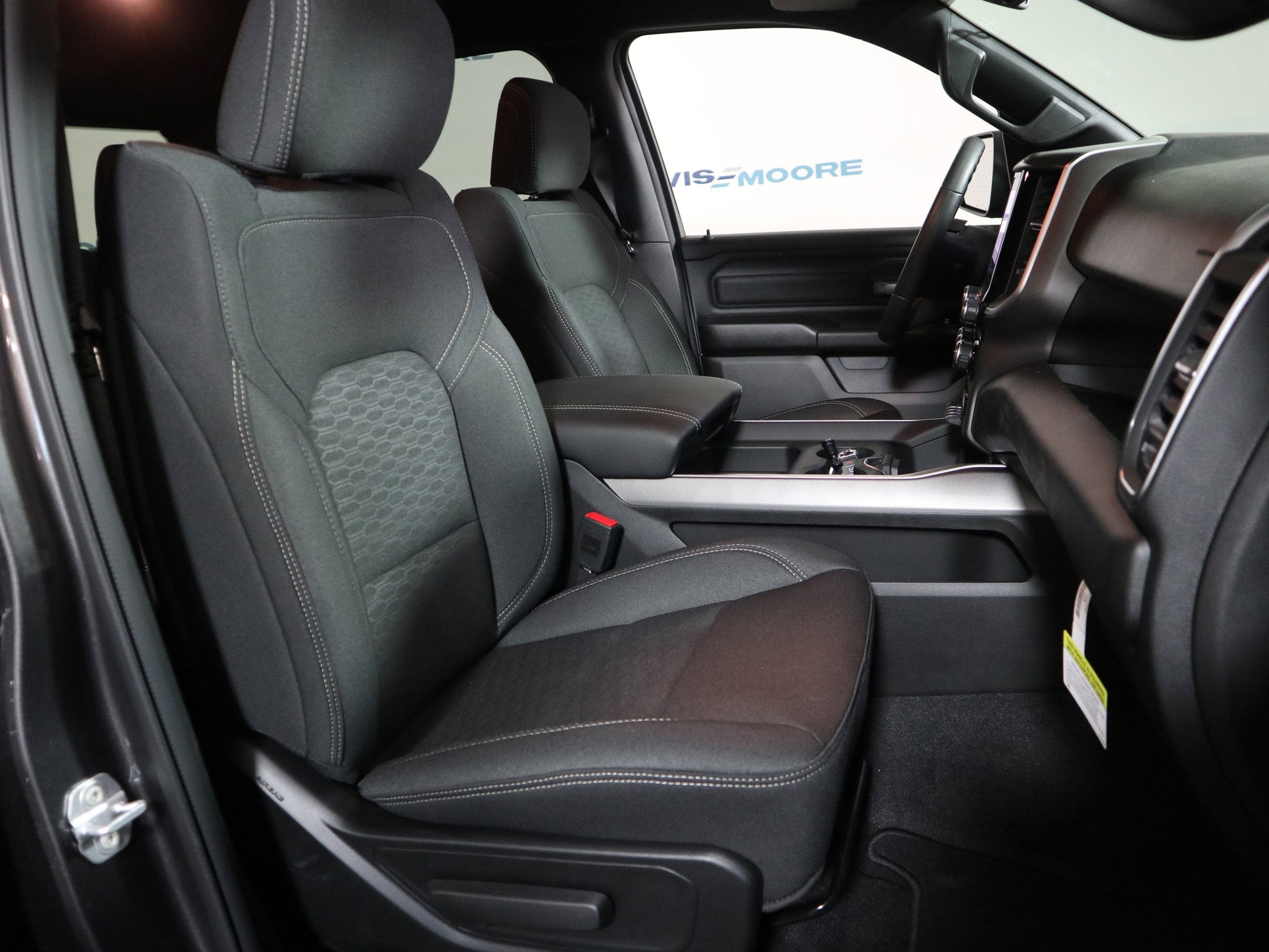 2026 RAM 1500 Express Crew Cab 4x4