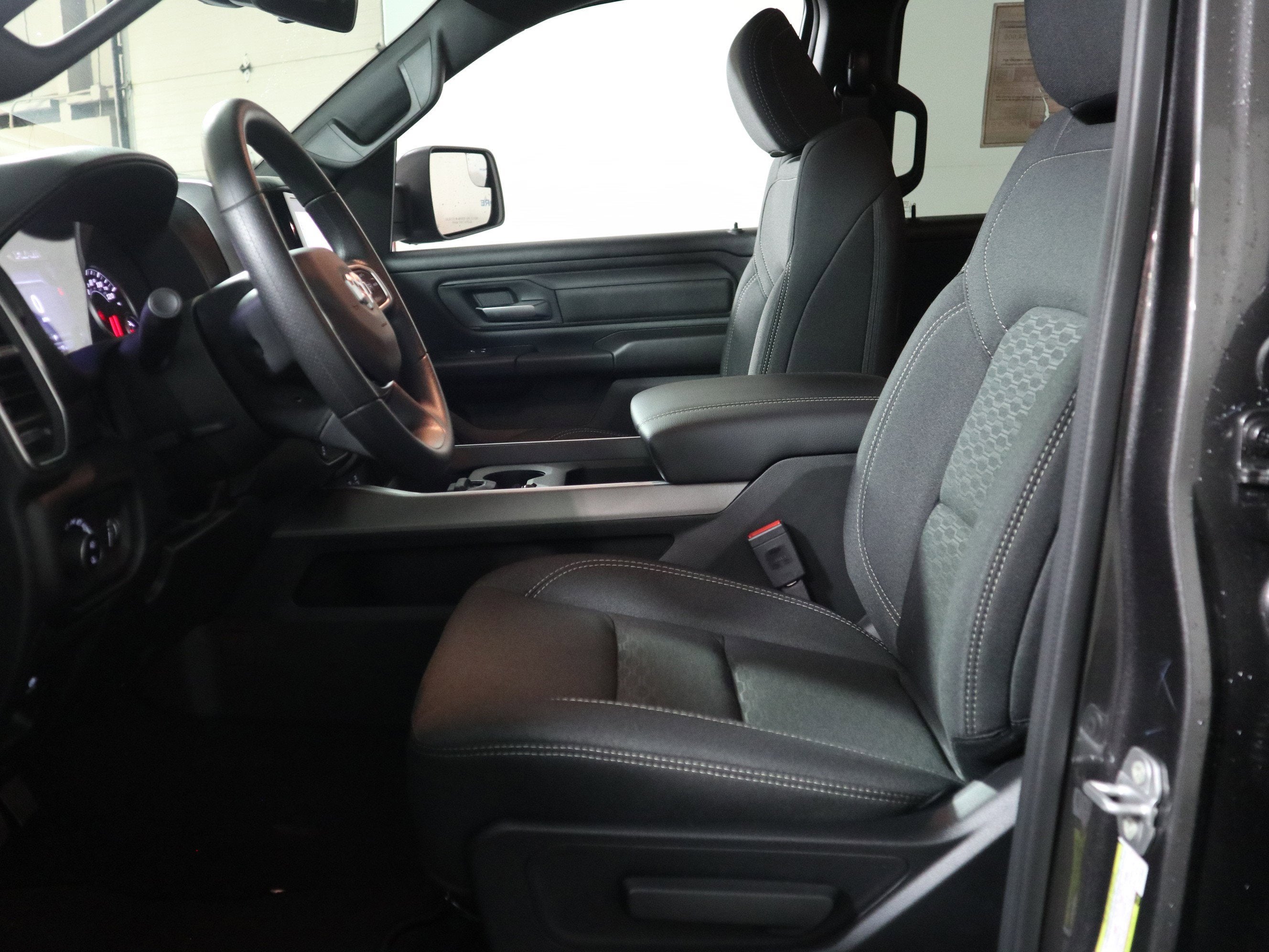 2026 RAM 1500 Express Crew Cab 4x4