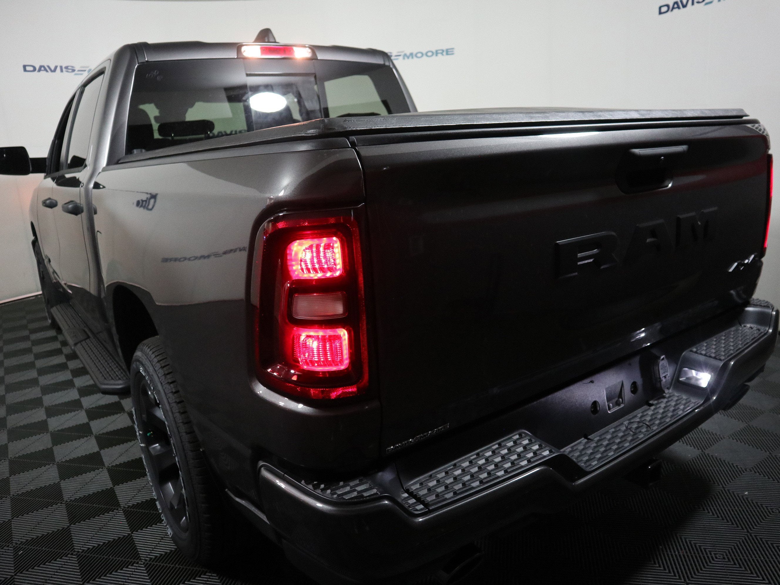 2026 RAM 1500 Express Crew Cab 4x4