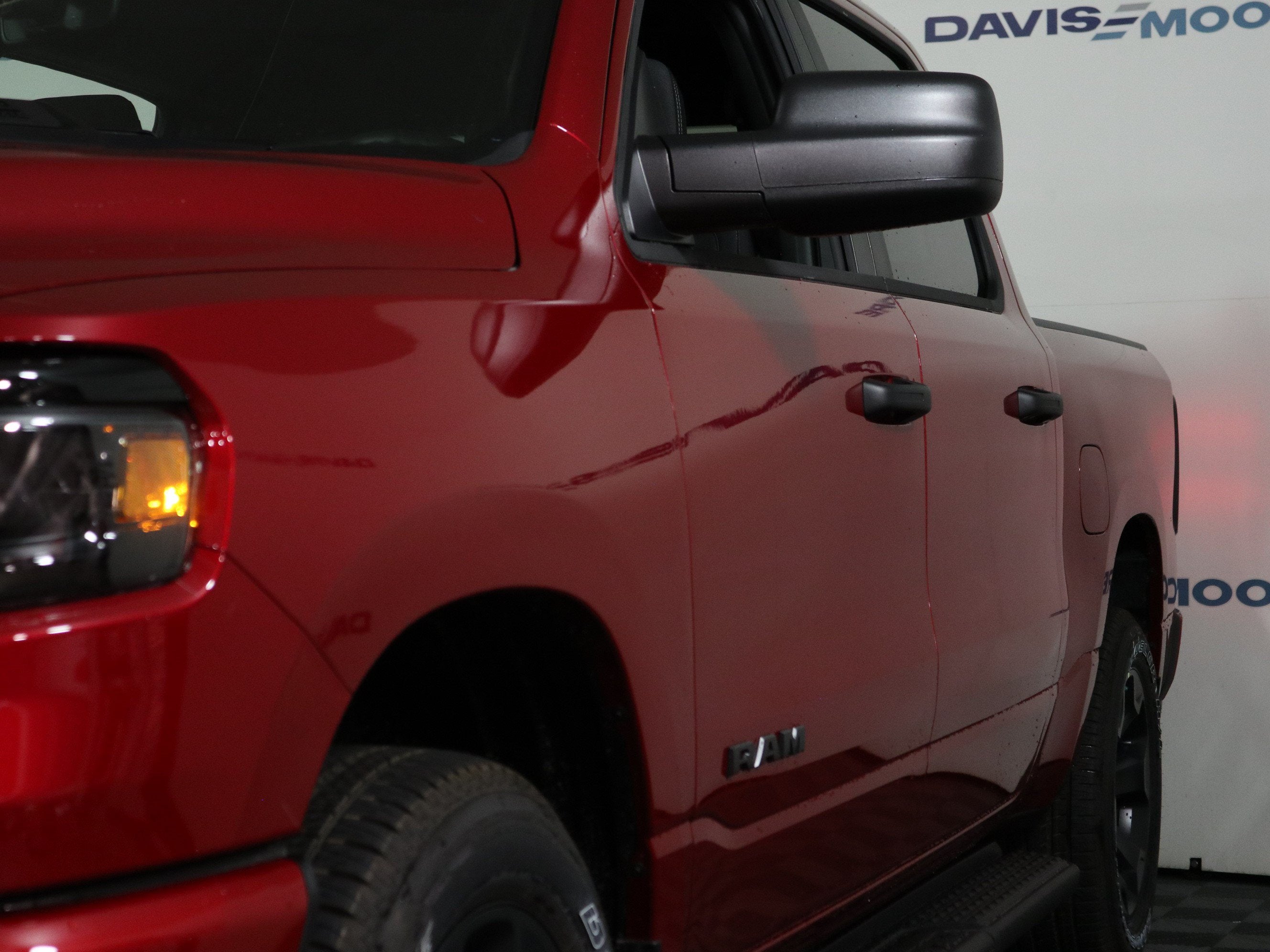 2026 RAM 1500 Express 4x4 Crew Cab