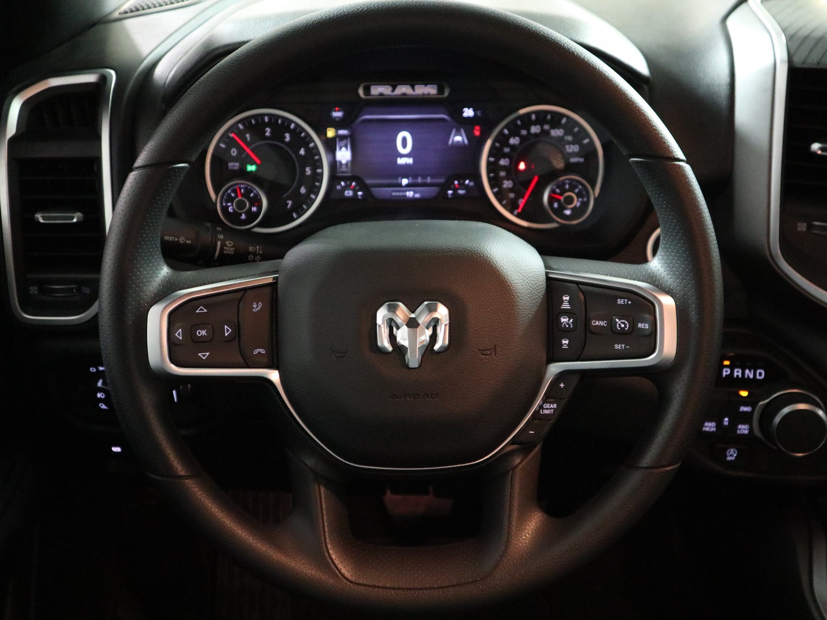2026 RAM 1500 Express 4x4 Crew Cab