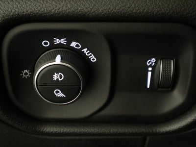 2026 RAM 1500 Express 4x4 Crew Cab