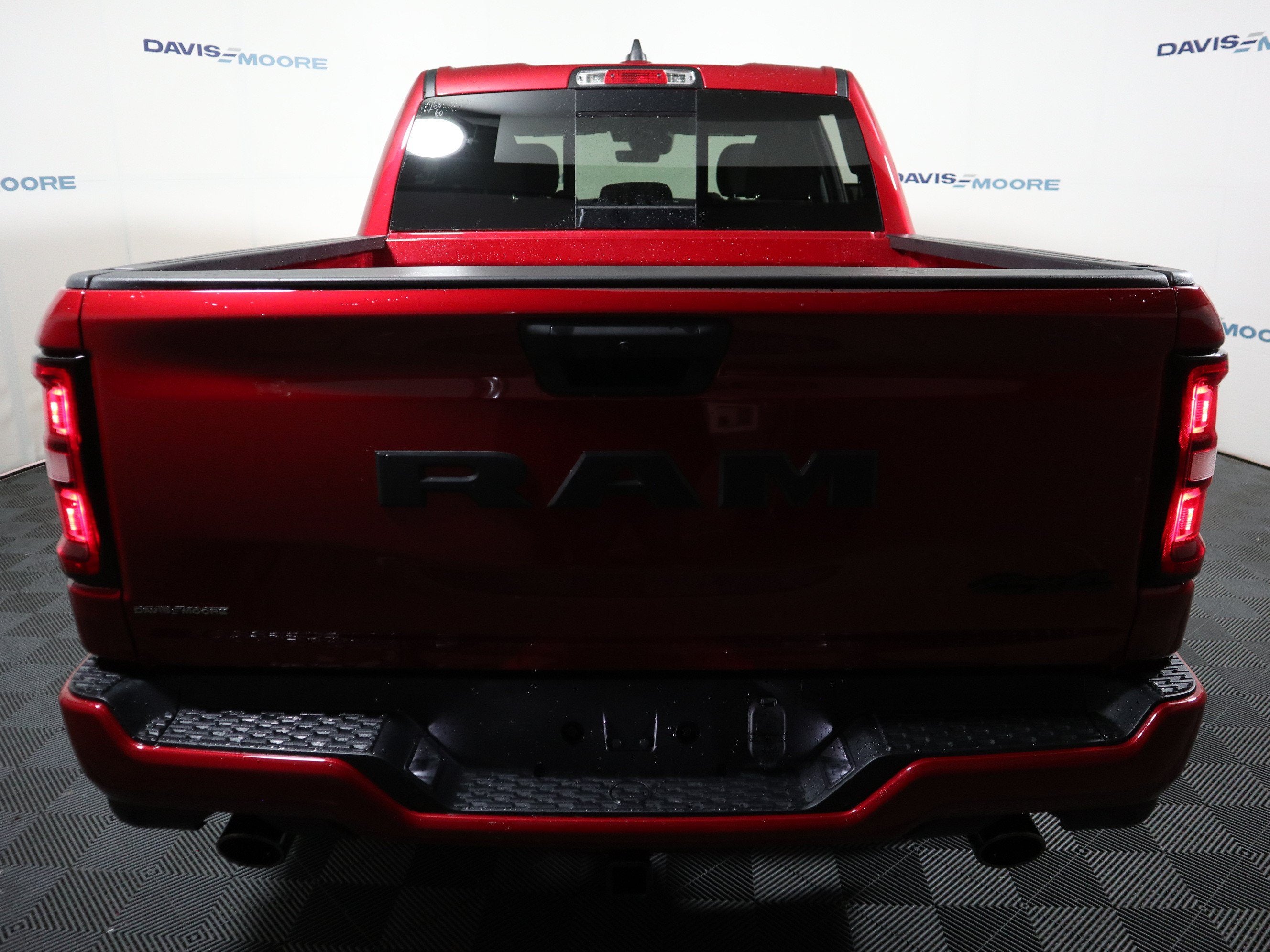 2026 RAM 1500 Express 4x4 Crew Cab