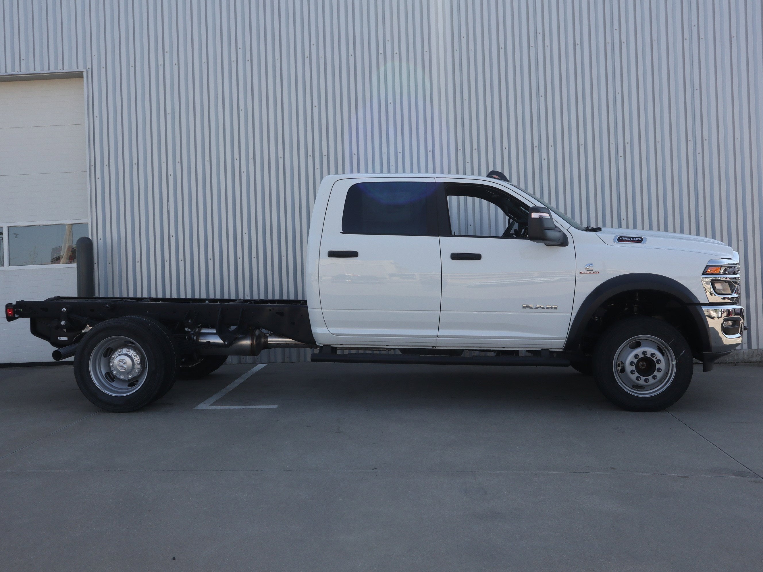 2026 RAM 4500 Chassis Cab Big Horn Crew Cab 4x4